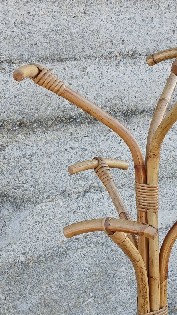 Portemanteau perroquet en rotin et bambou