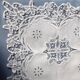 Long centerpiece in luxury lace