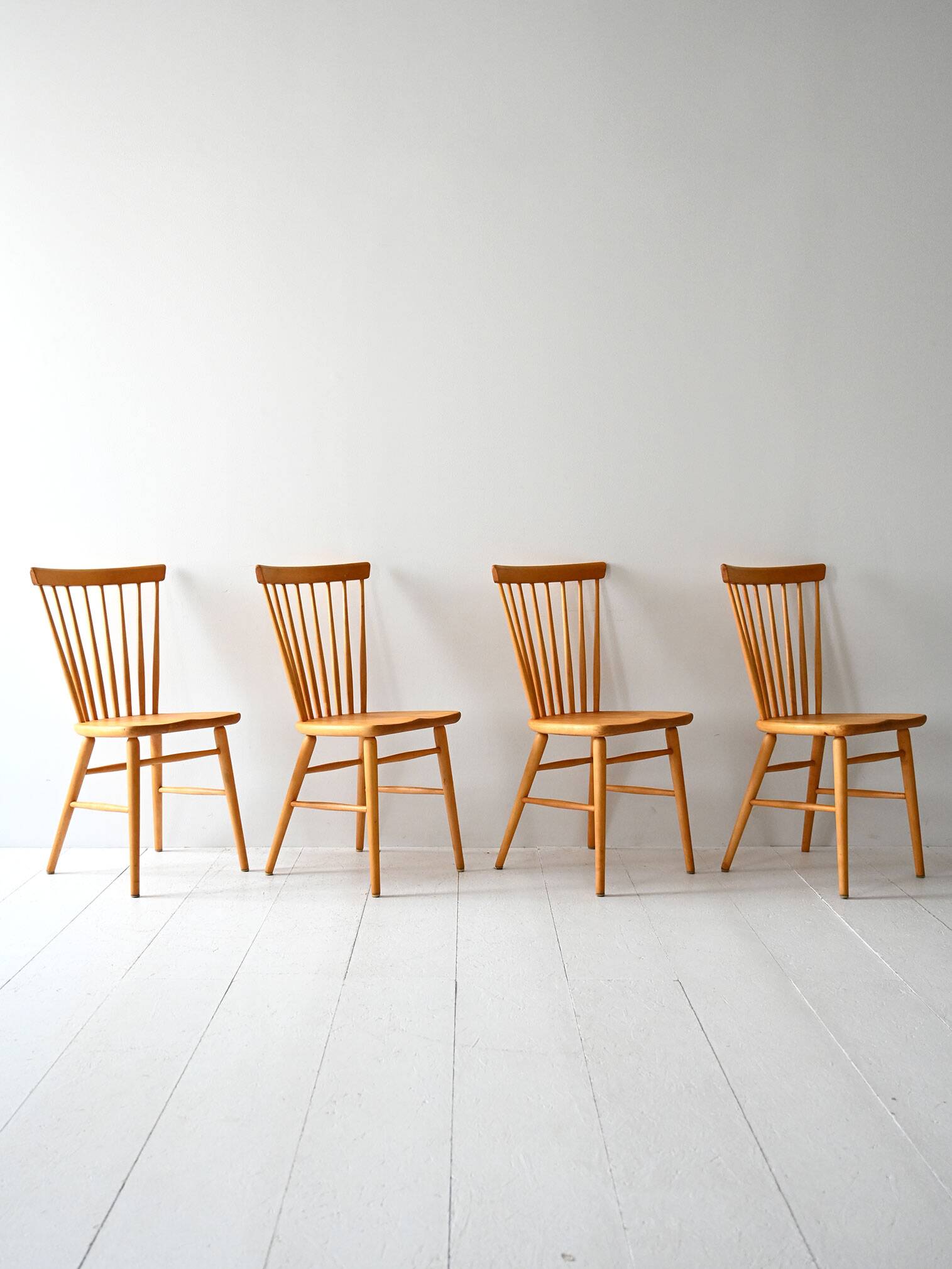 Lot de 4 chaises Pinstollar Vintage