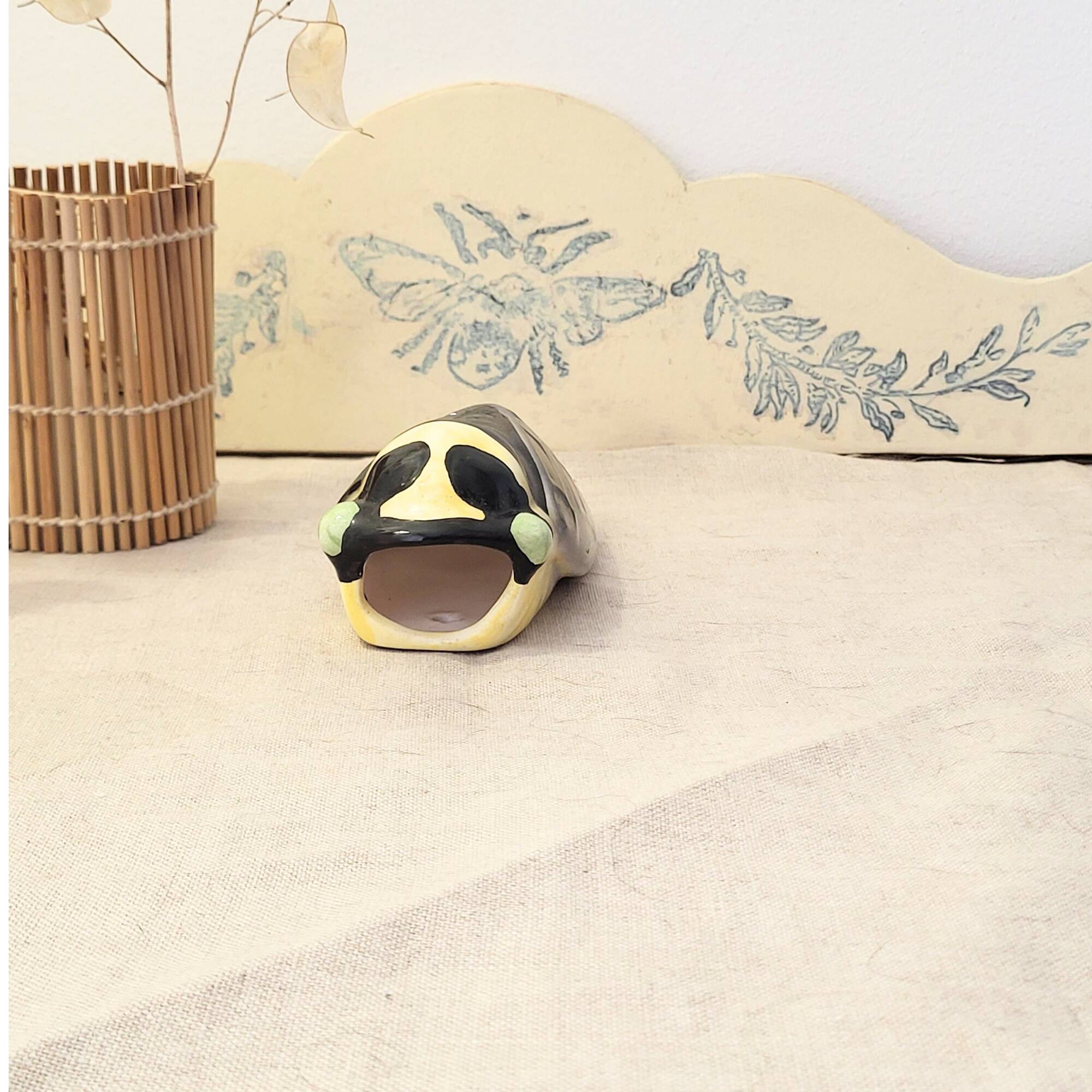 Vintage hand-painted earthenware wall cicada – Provençal retro decor