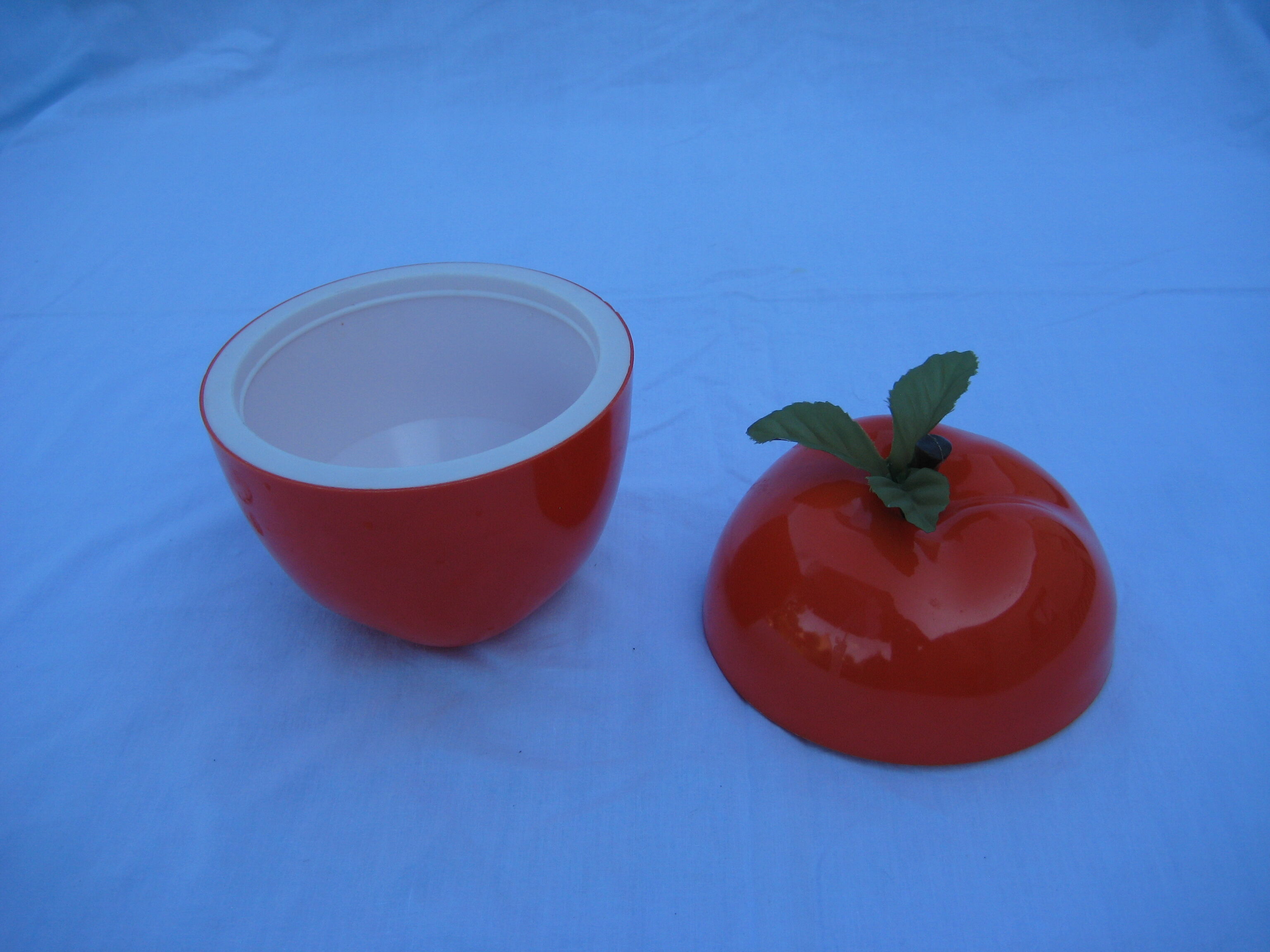 Vintage plastic apple ice bucket