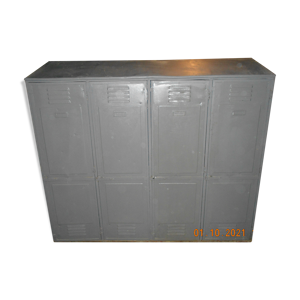 Armoire en métal