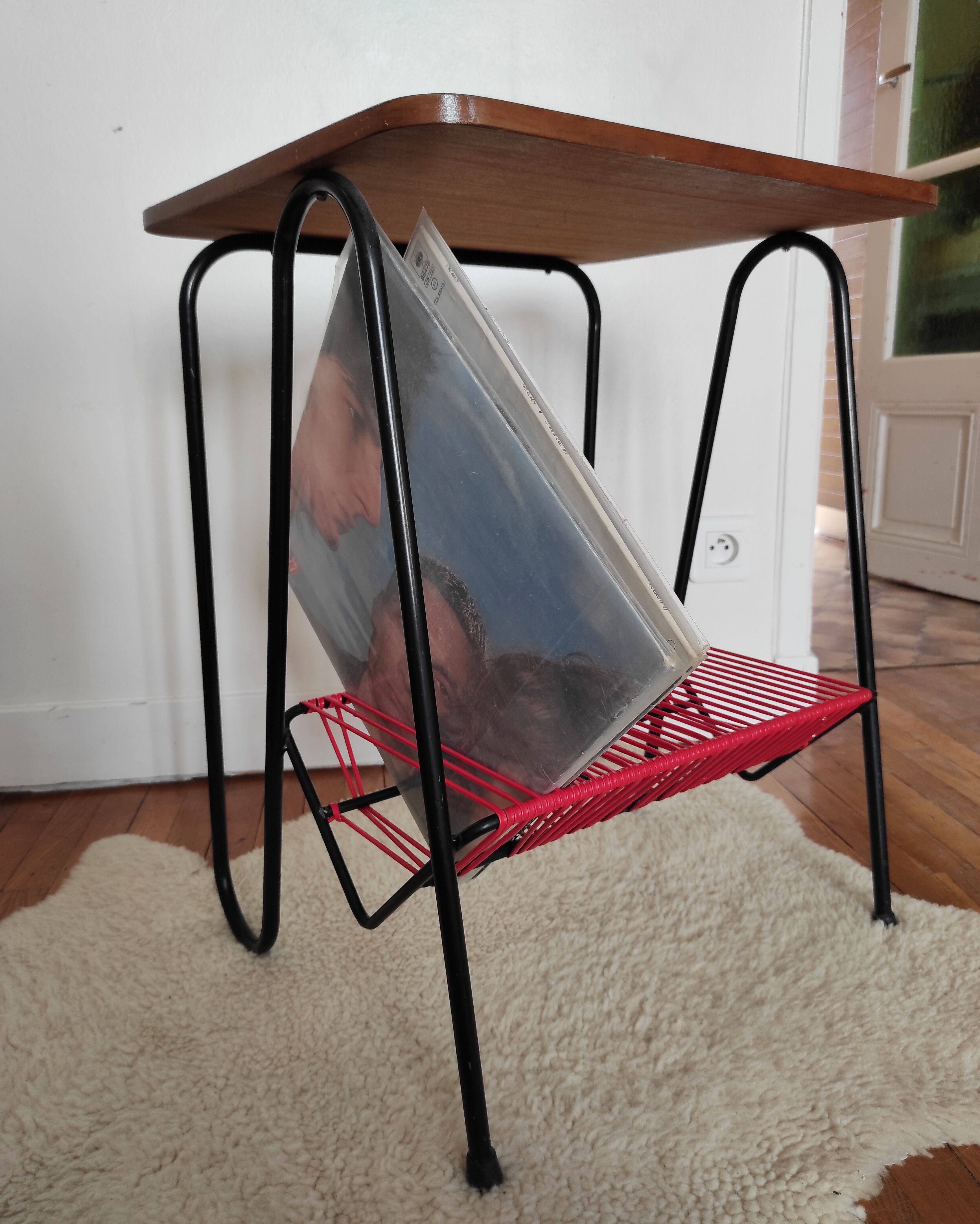 Scoubidou vinyl door