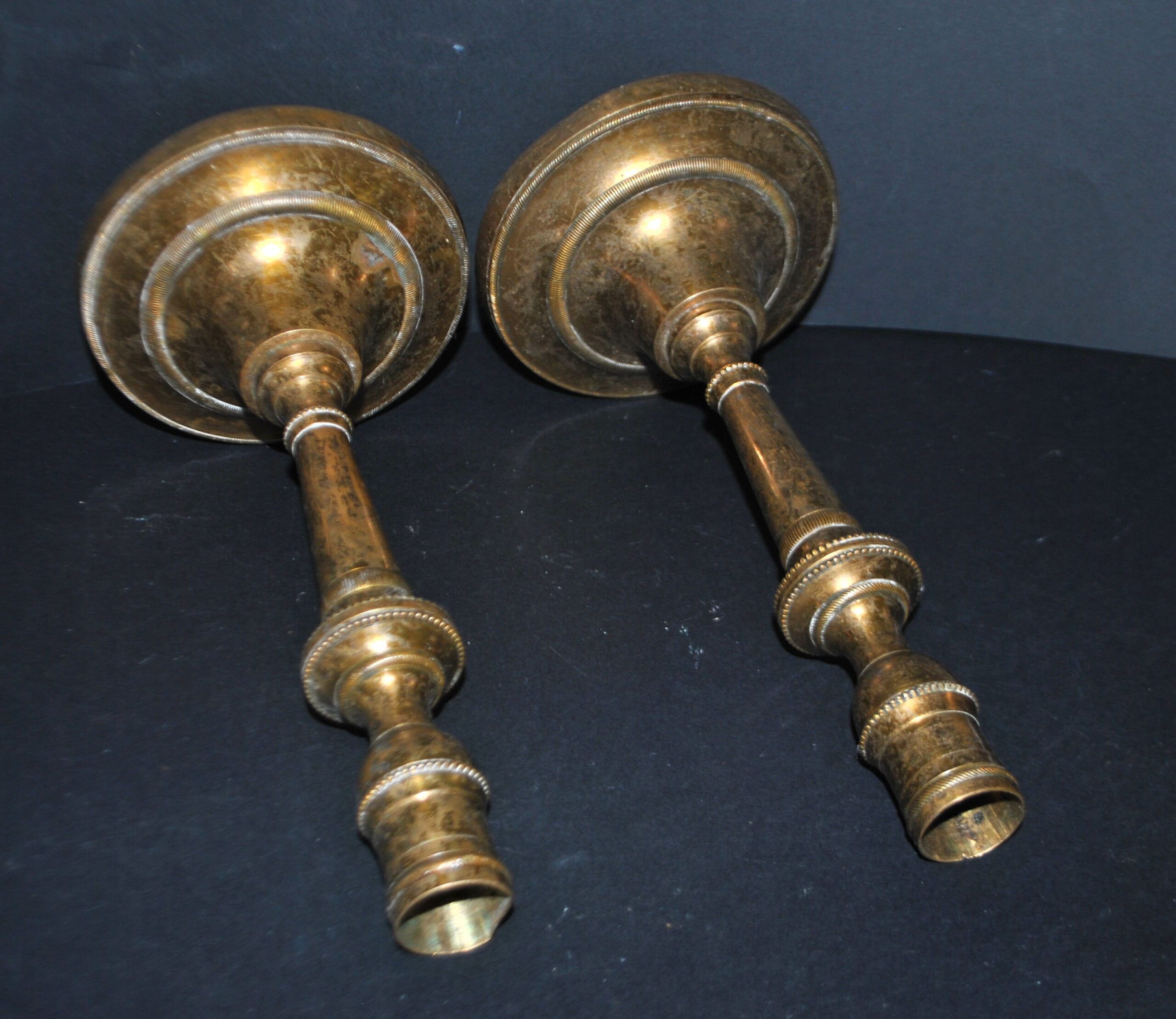 Set of 2 antique baluster candle holders in bronze – Pair of 19th-century beaded gadrooned candlesticks.