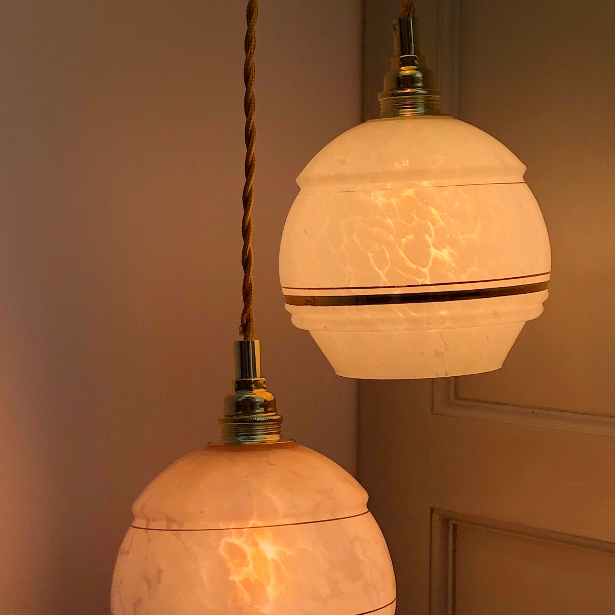Suspension cascade three lights vintage globes in clichy glass pink white and green