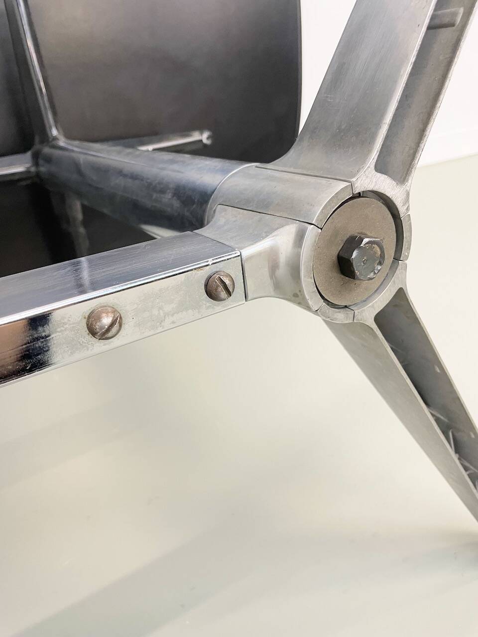 Giancarlo Piretti conference table