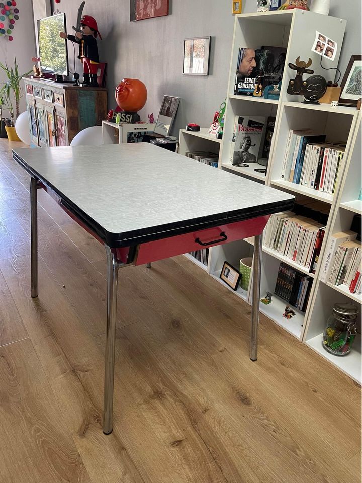 Table formica