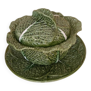 ensemble de plats en