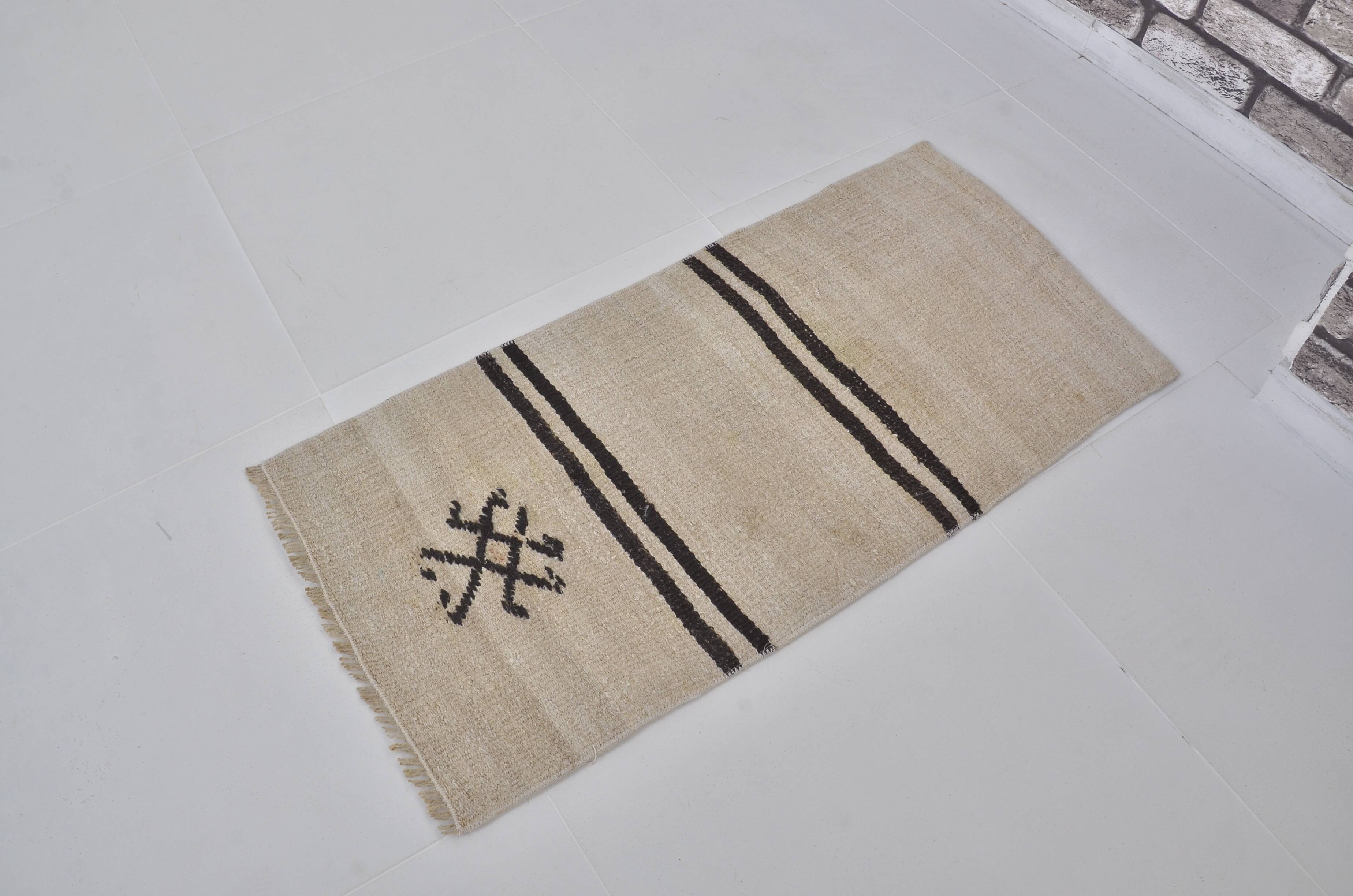 Tapis vintage en chanvre fait main