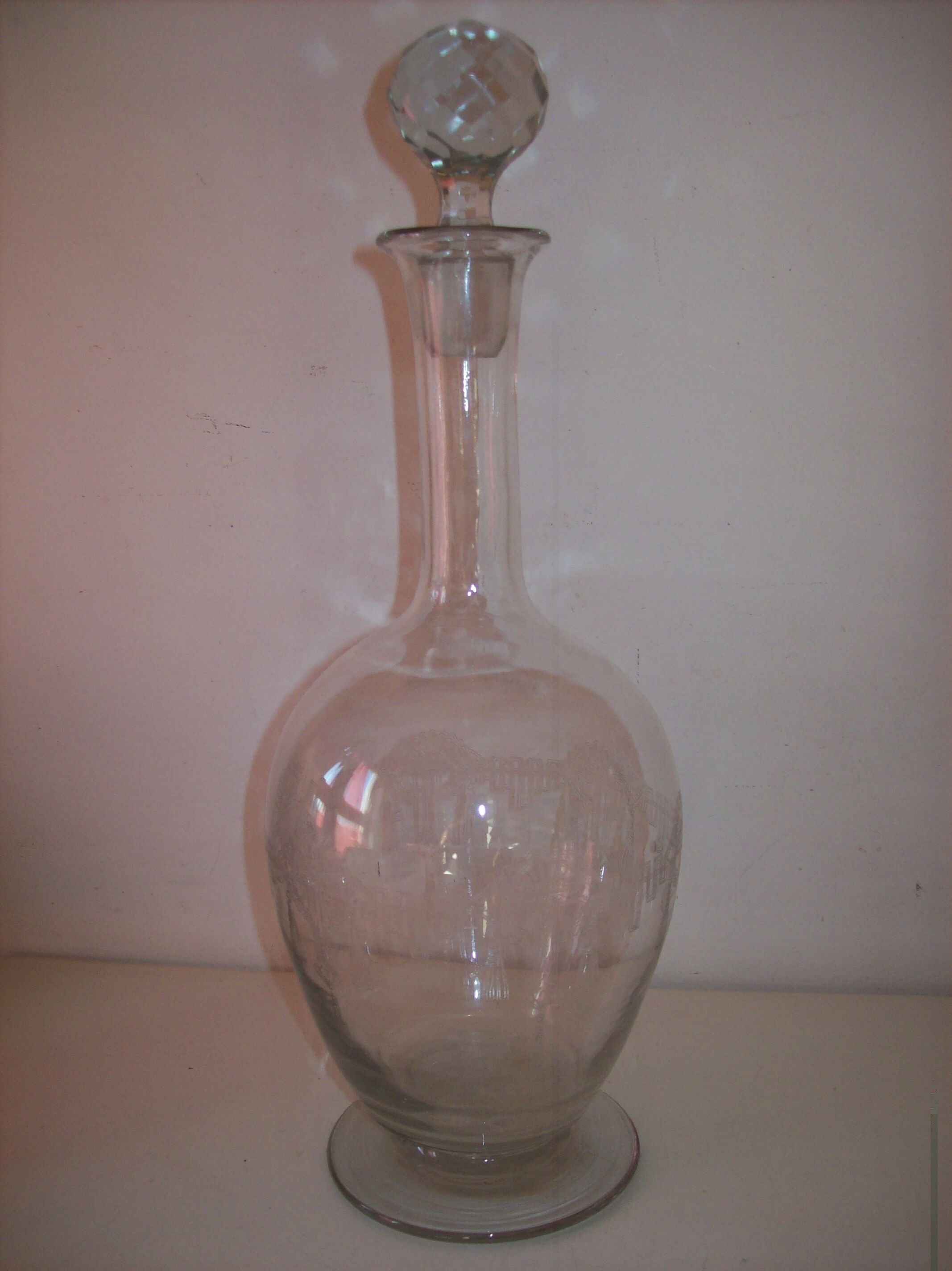 Carafe in blown glass