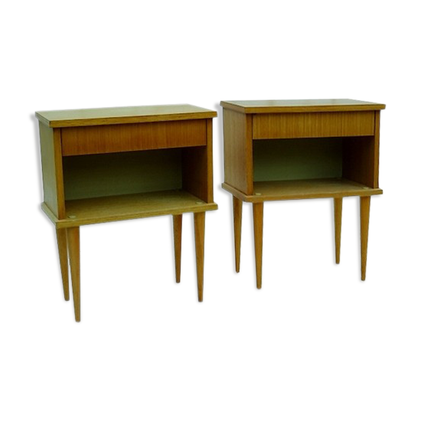 2 nightstands vintage 1970
