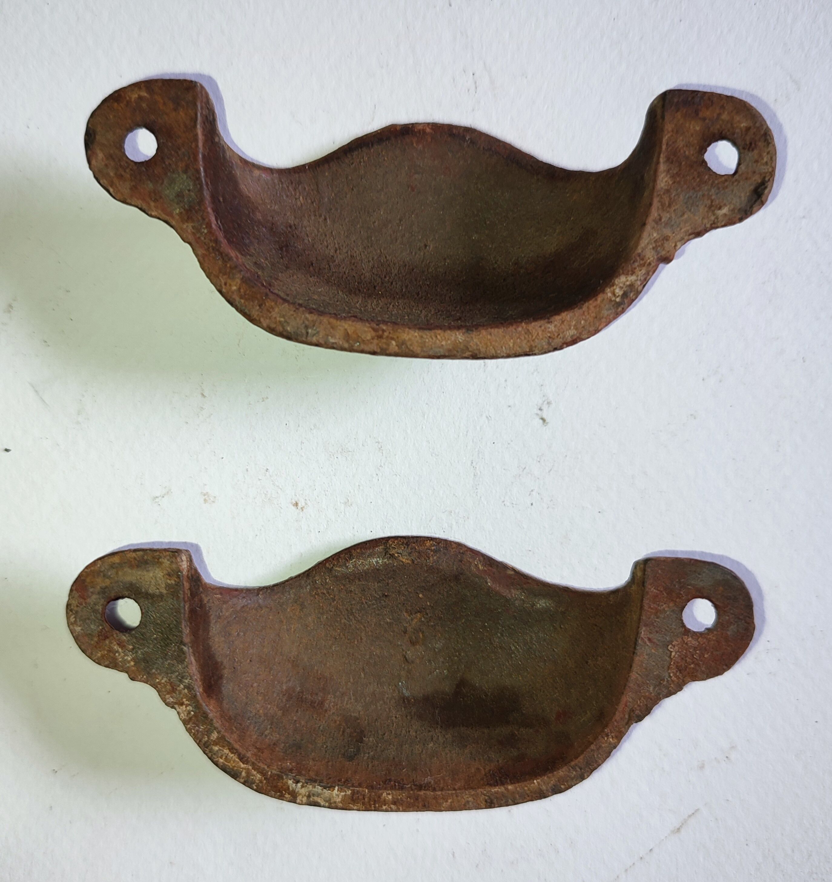 Pair of handles "Shell" in vintage cast iron