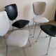 Lot de 4 chaises  soudexvinyl skai gauffré noir et blanc