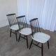 Ensemble de 3 chaises de salle à manger vintage noir et blanc, style Ilmari Tapiovaara, scandinave.
