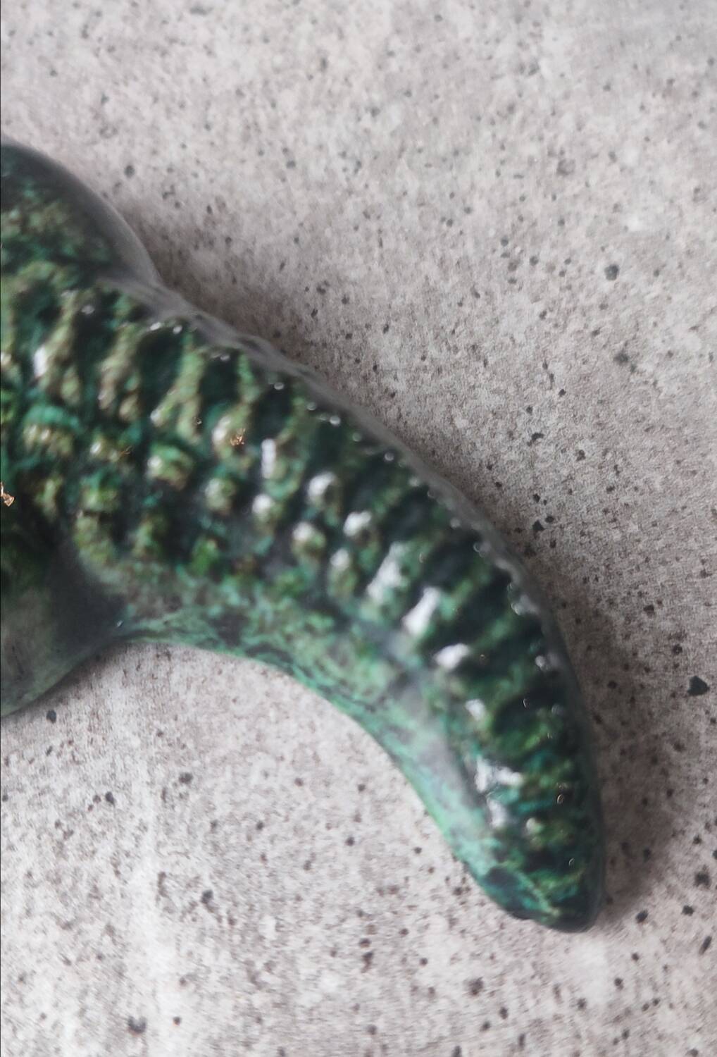 Accolay crocodile in glazed ceramic