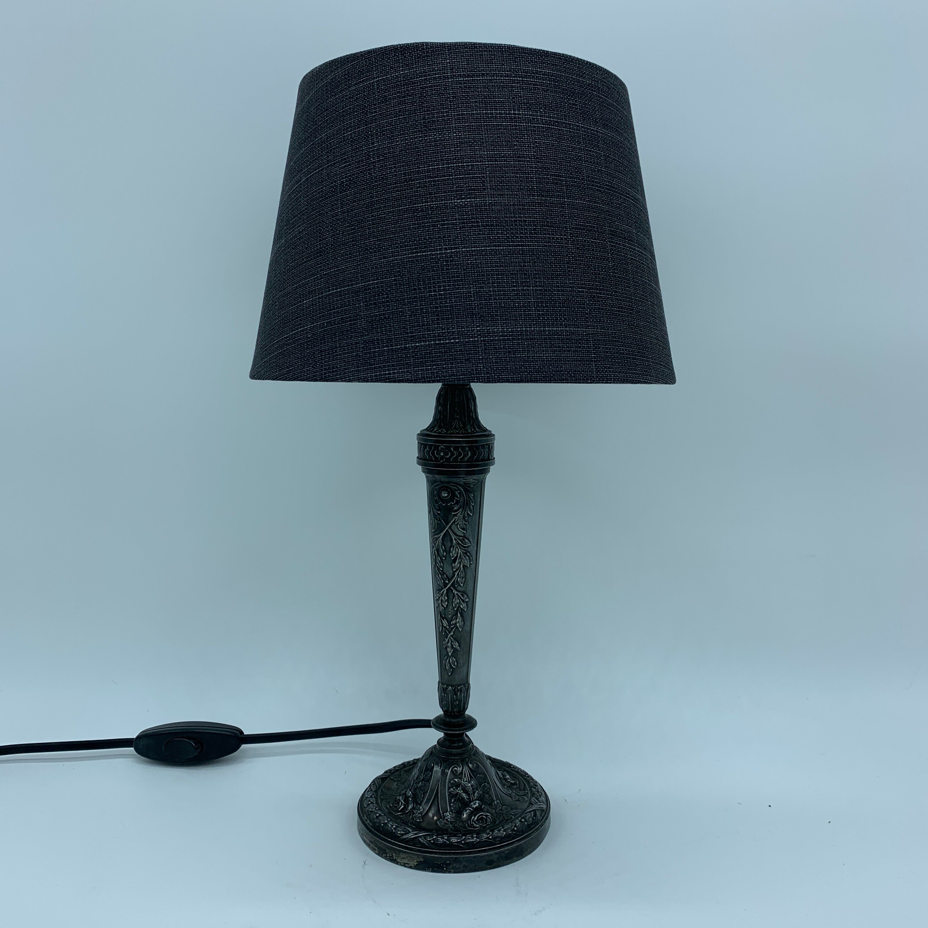 Decor de roses era Art Deco silver bedside lamp