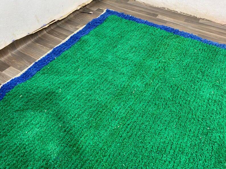 Large traditional handmade Berber rug size 200 x 300 cm