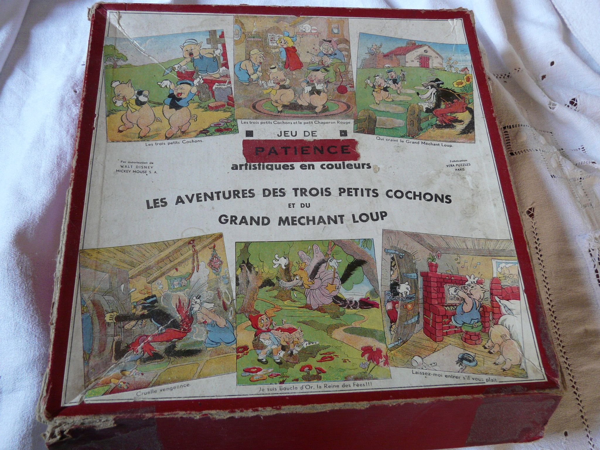 box of 6 wooden puzzles the 3 little walt Dizney pigs