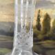 Verres à pied anciens gravés et carafe