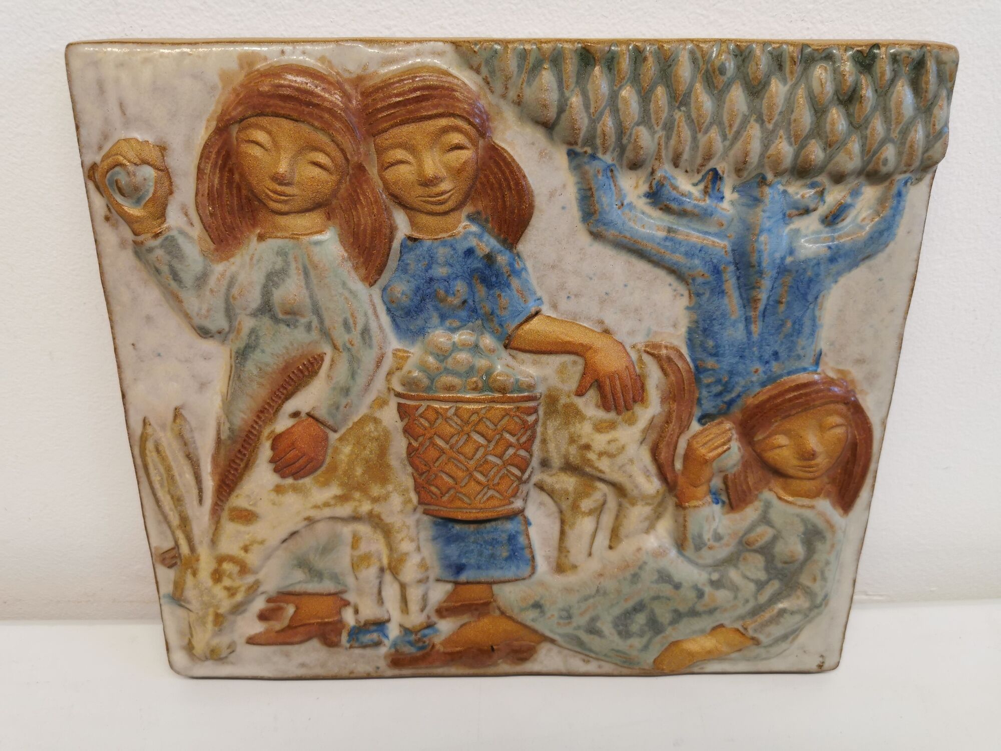 Relief, from Danish Michael Andersen Bornholm (Brand the 3 fish), designed by Marianne Starck (MS)