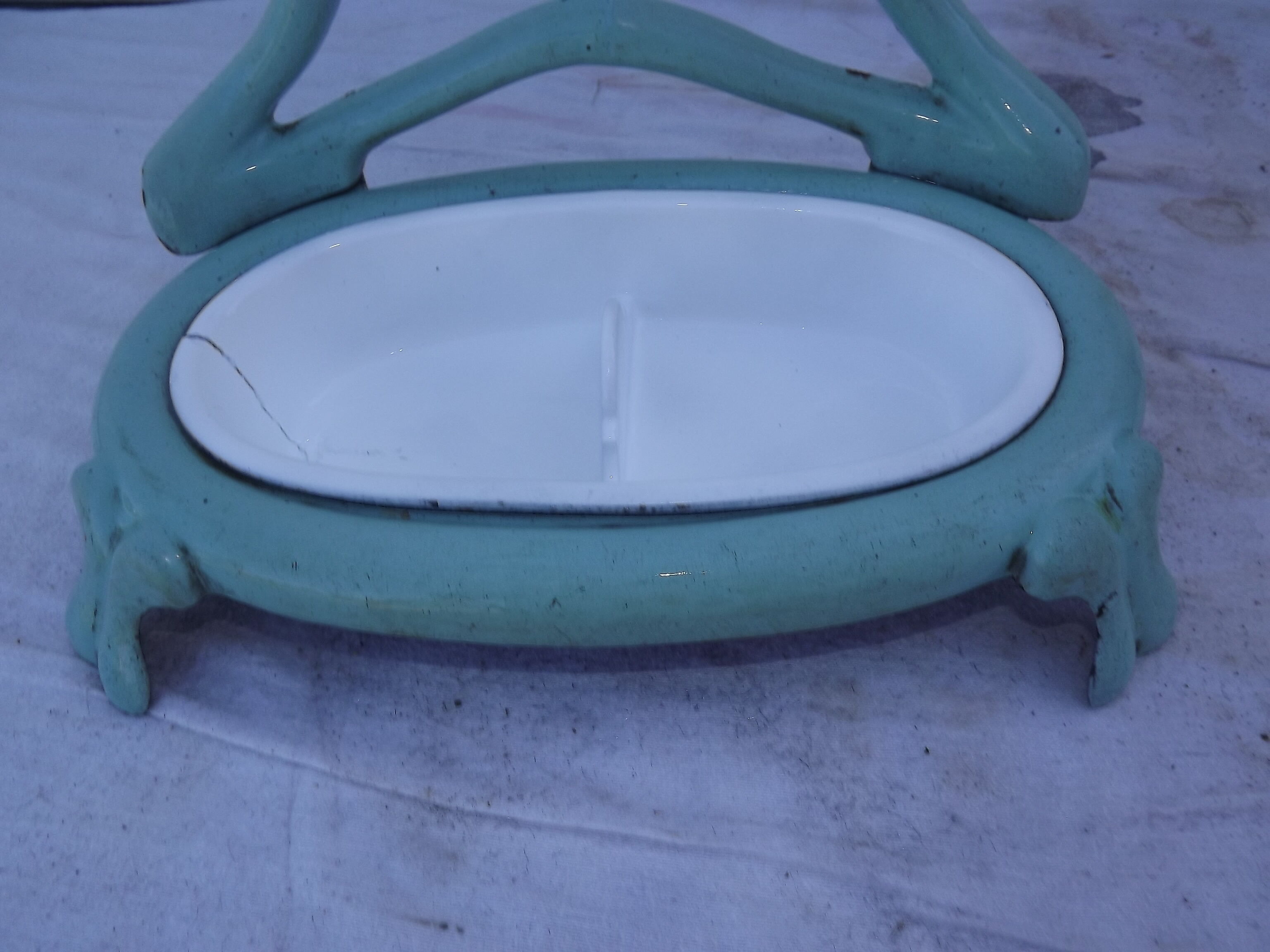 Umbrella door in enamelled Fonte