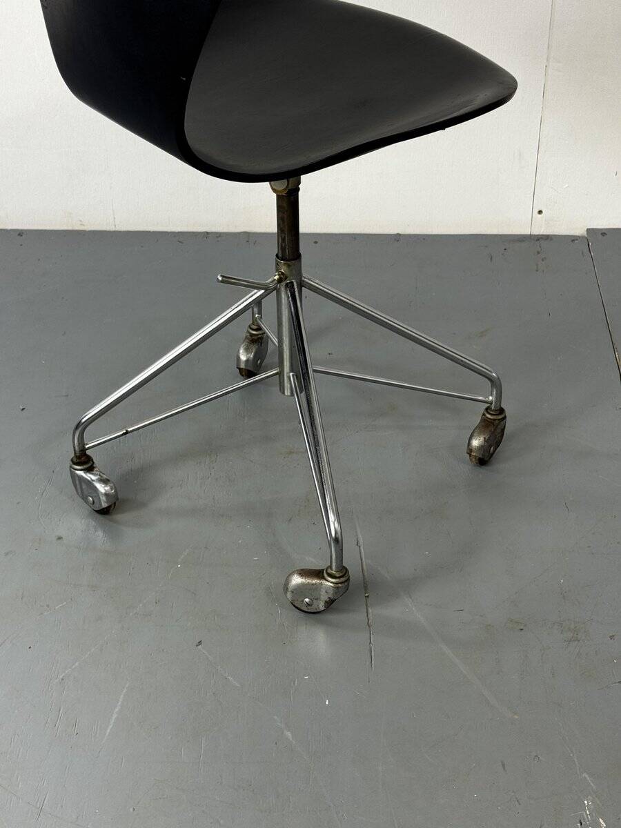 Vintage early 3117 swivel desk chair by Arne Jacobsen for Fritz Hansen, 1955