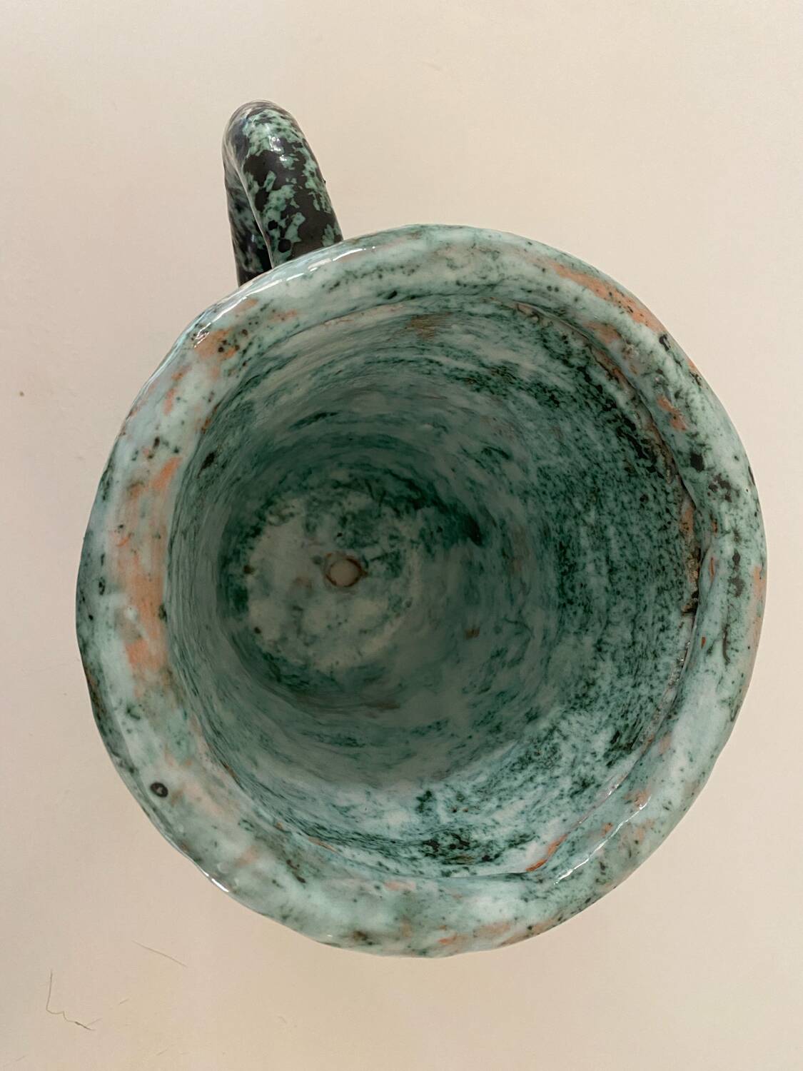 Large vintage turquoise ceramic pot from the 60s. Perfect condition. Dimensions: 20 cm high x 17 l.