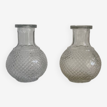 Set of 2 pear-shaped glass vases