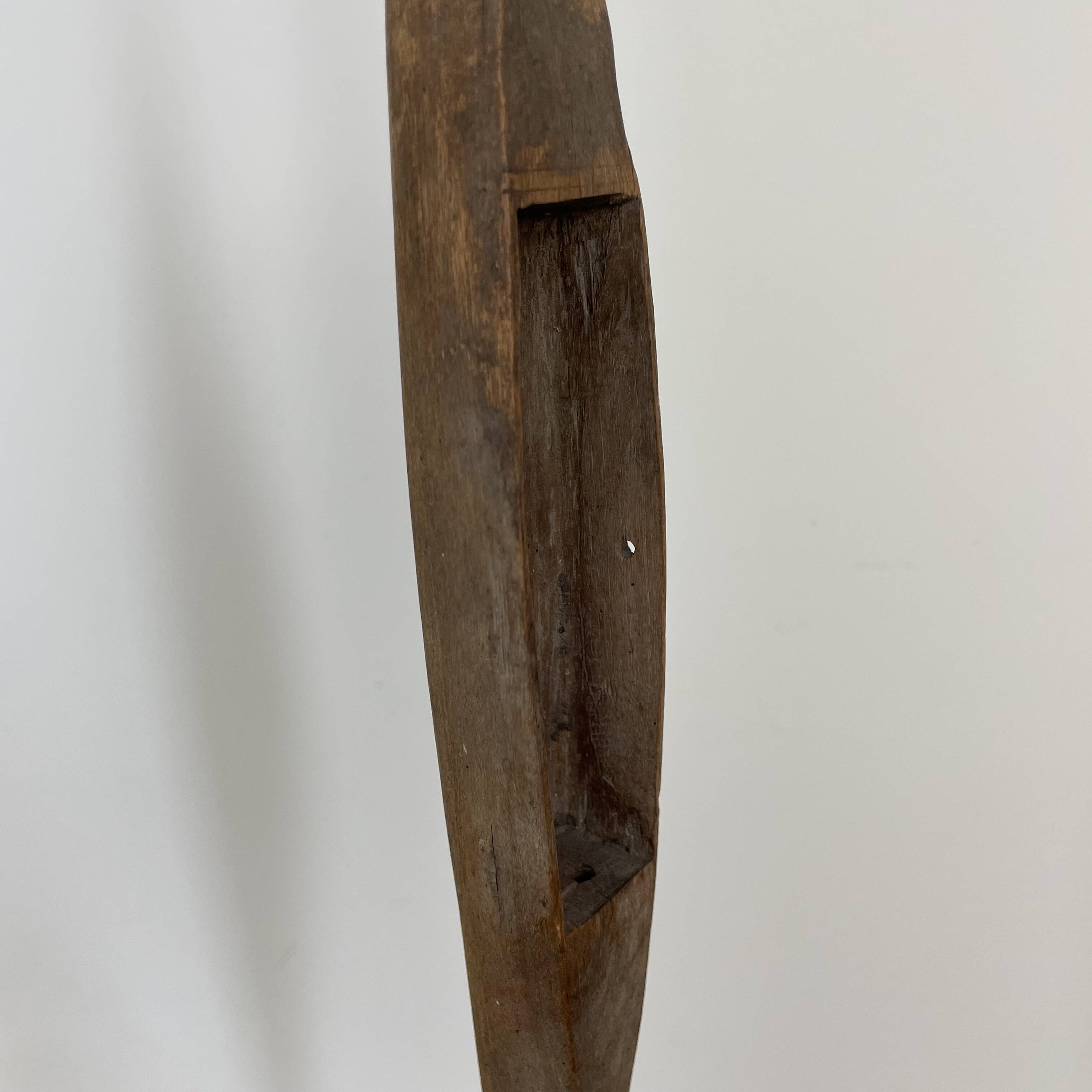 Set of 2 wooden sculptures on base