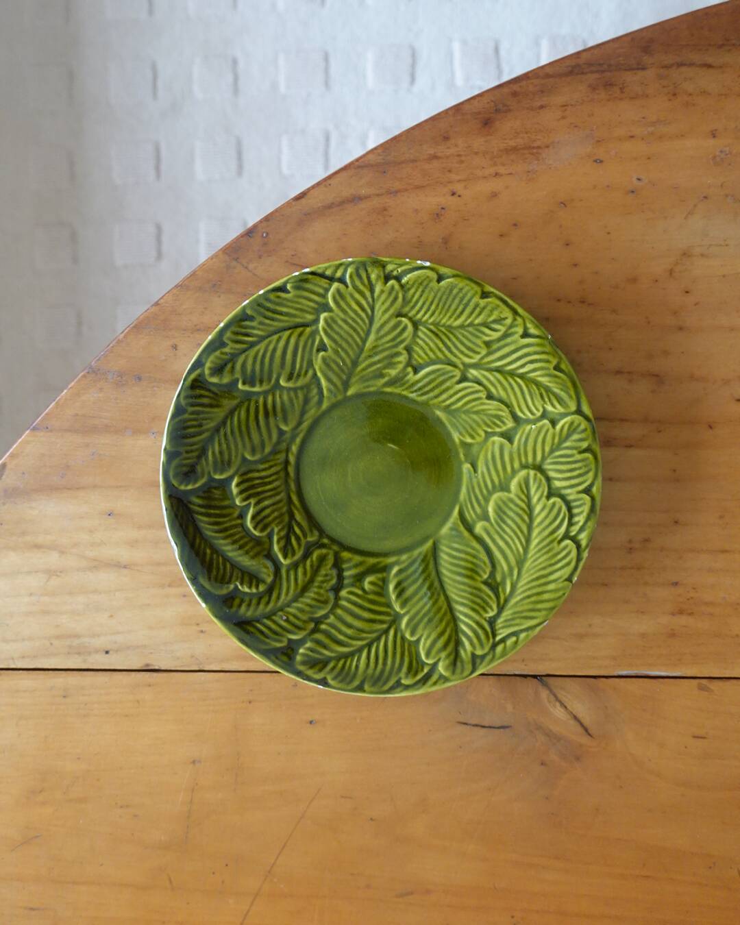 5 plates, mismatched dishes
