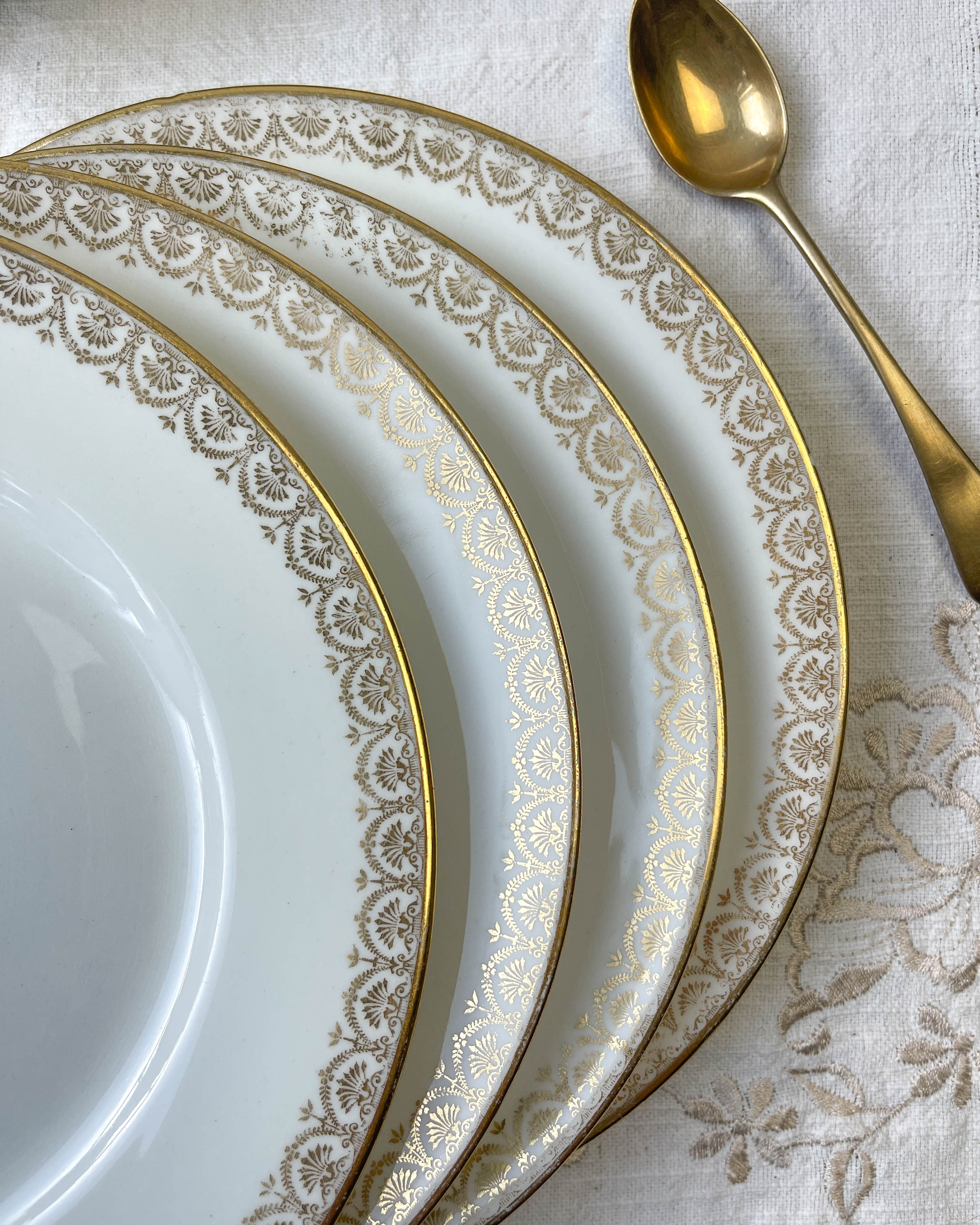 8 porcelain plates limoges w. guerin & cie blanche dorée
