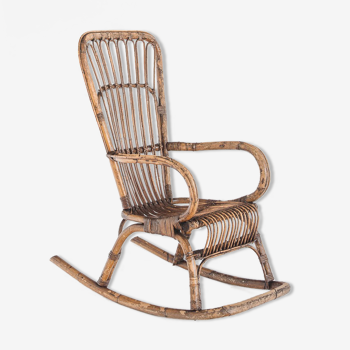 Chaise à bascule rocking chair vintage en rotin France 1960