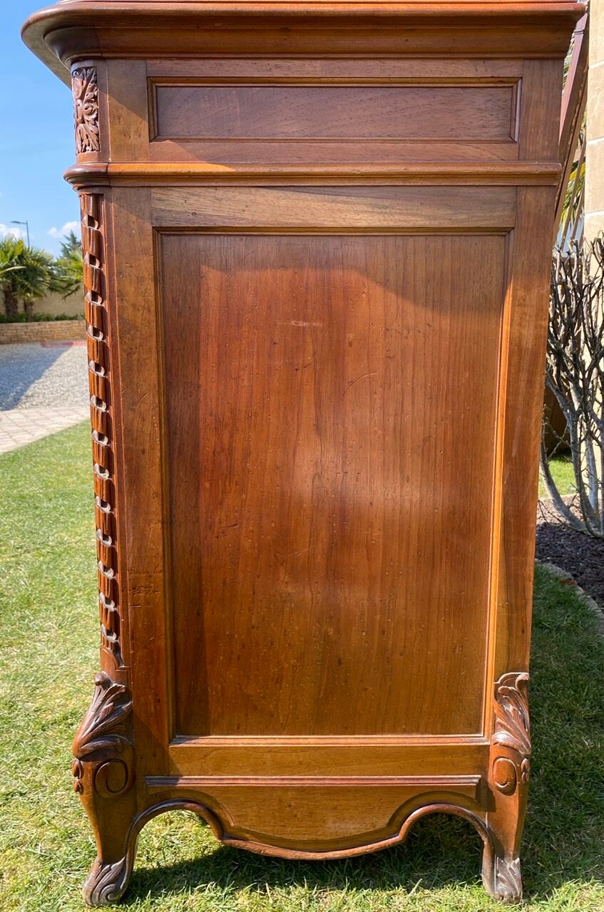 Buffet en noyer style Louis XV /Louis XVI