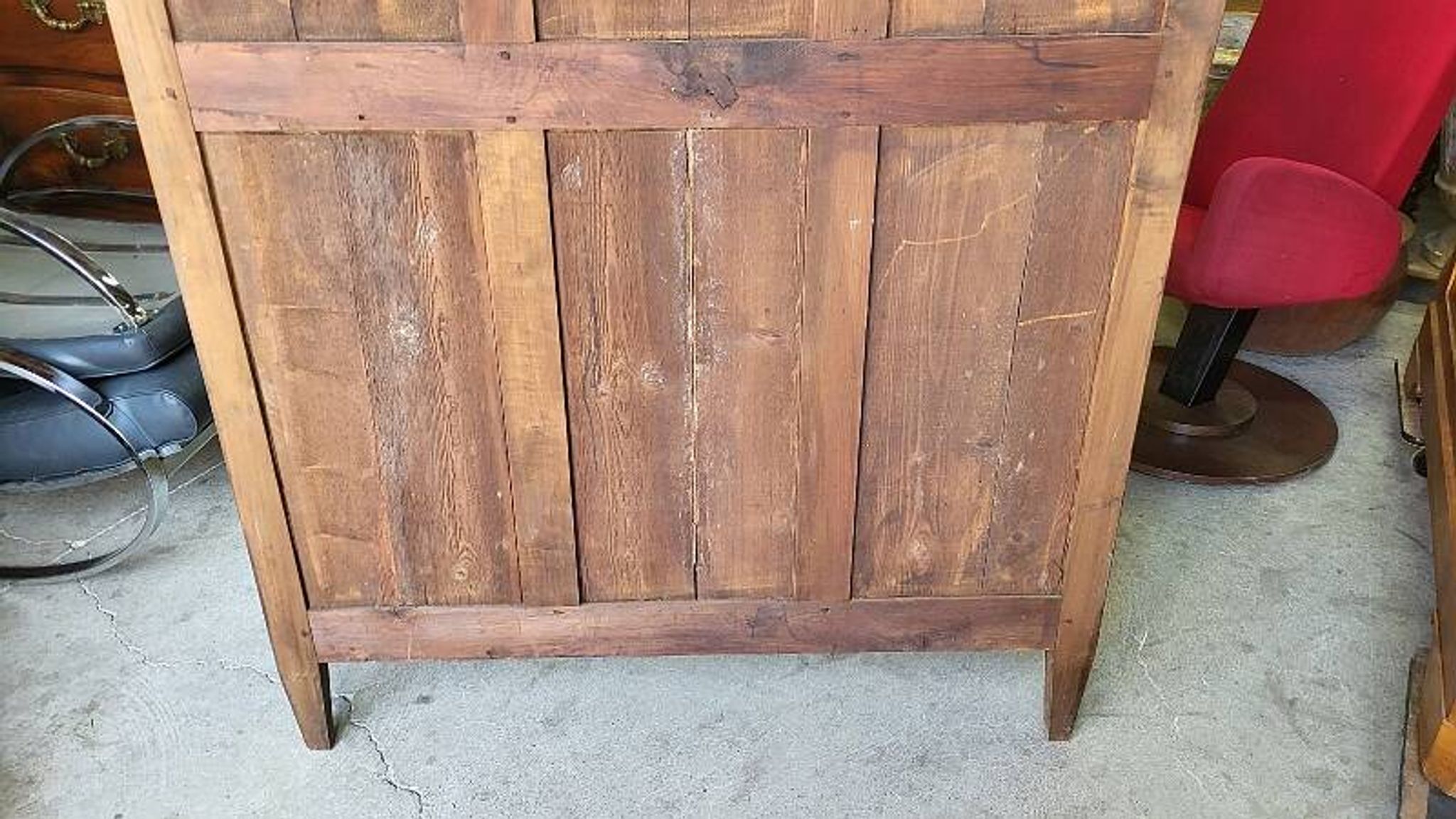 Display cabinet louis xvi style 2 doors in walnut