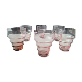 6 verres de table en verre rosé années 30-40