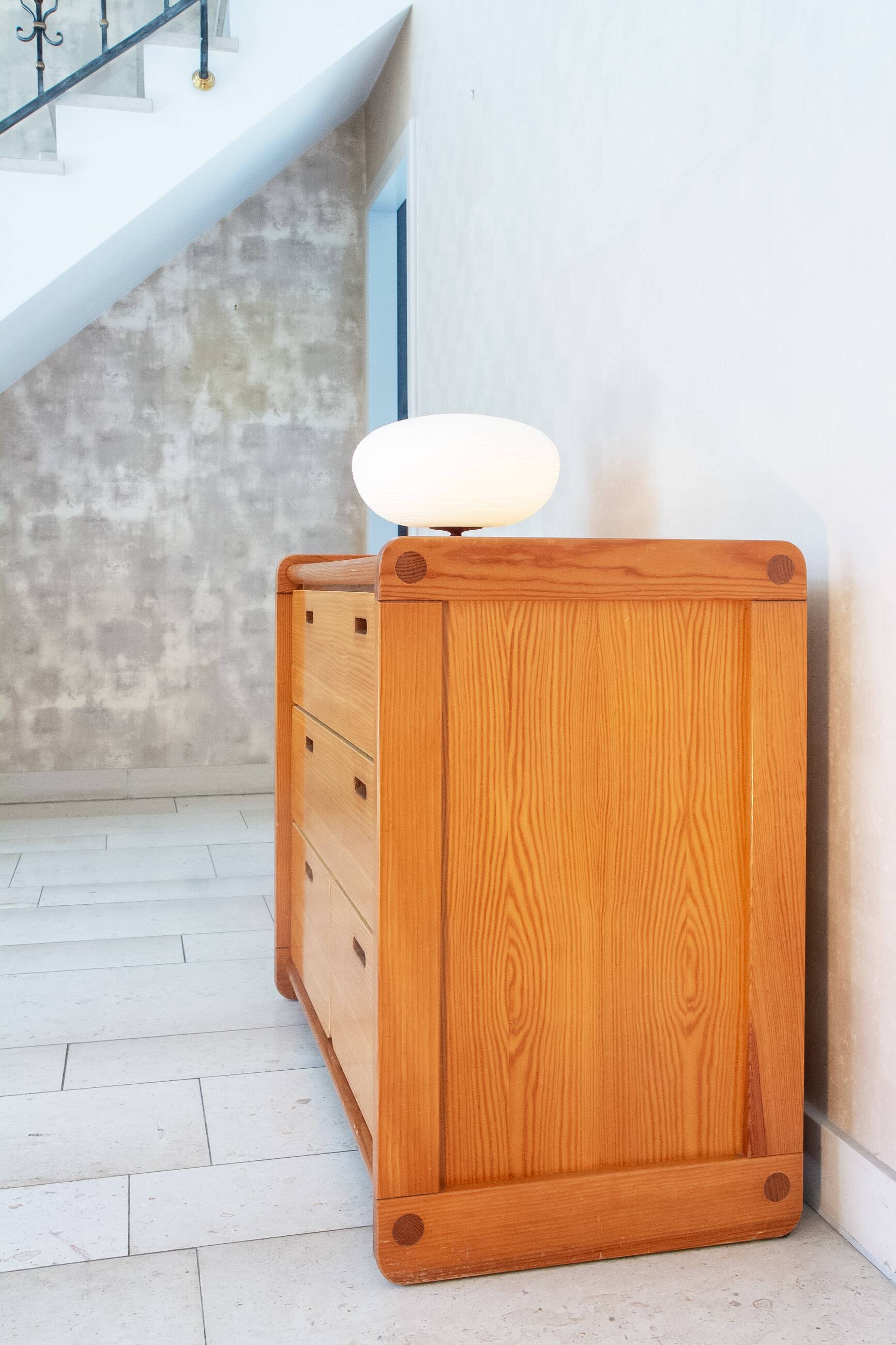 Commode pin massif, brutalisme,1980