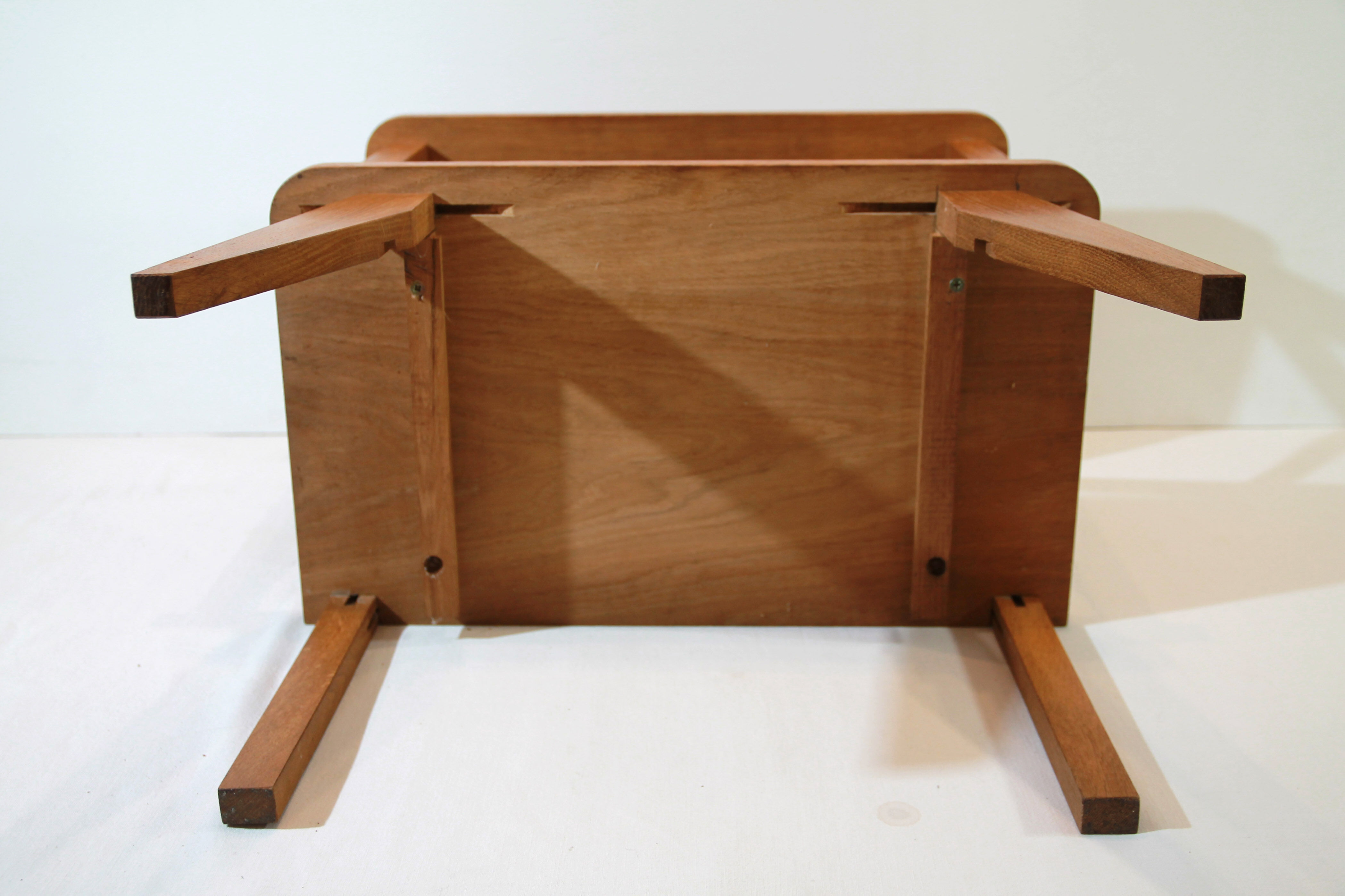 Bedside compass feet