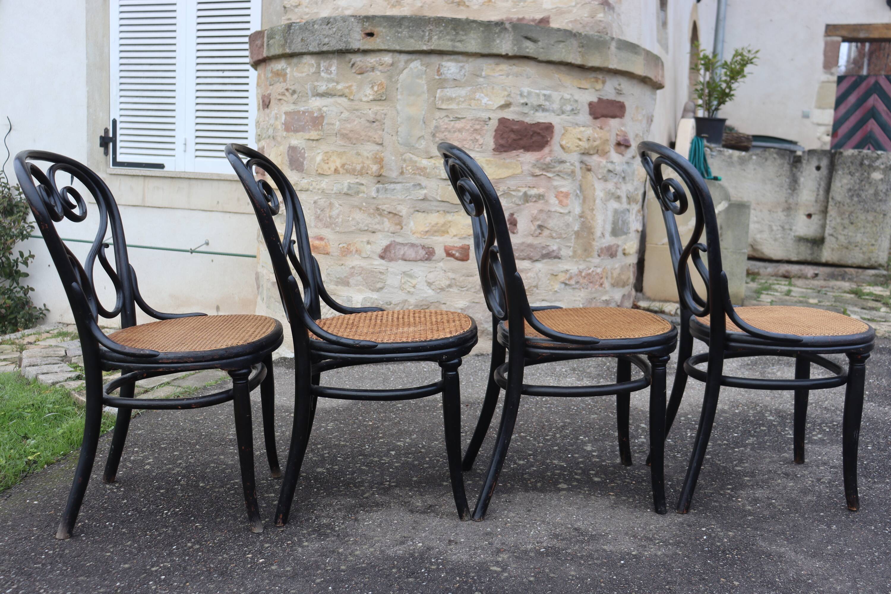Set of 8 Thonet chairs, model no. 4, known as "Daum café", 1880