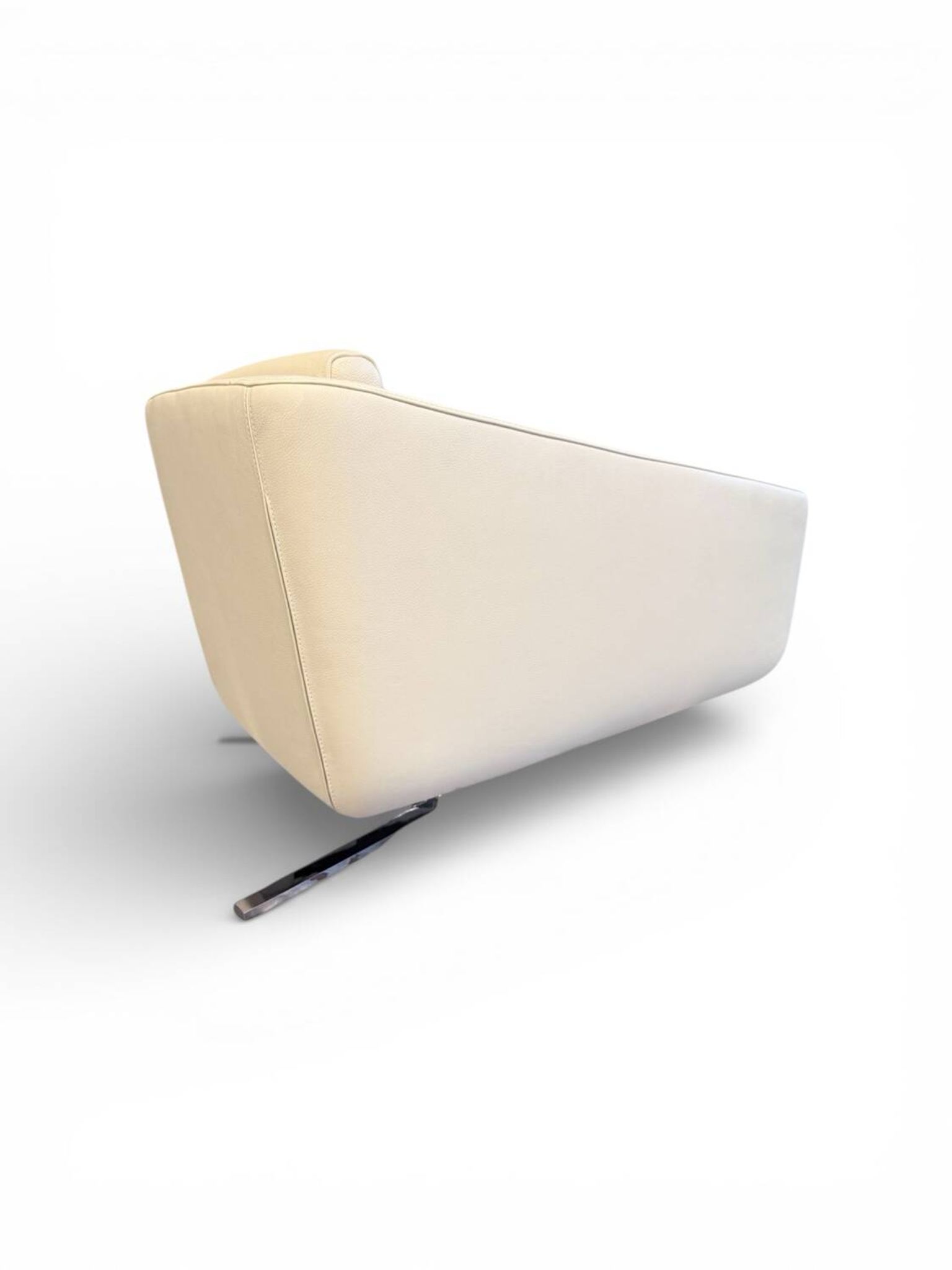 Fauteuil Pavo en cuir crème avec cadre en chrome de FSM, années 2000.