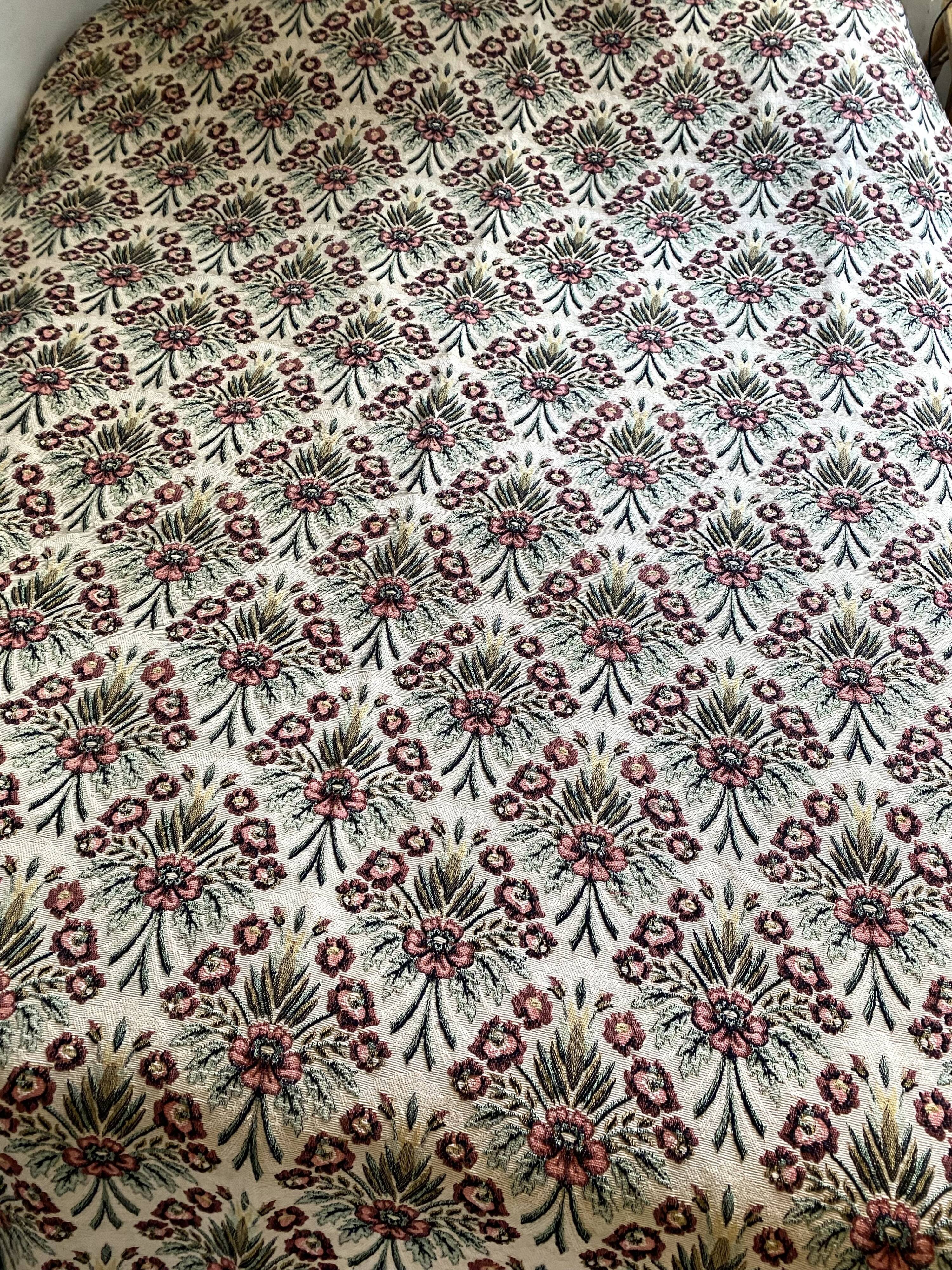 Vintage flower bedspread 180 x 220