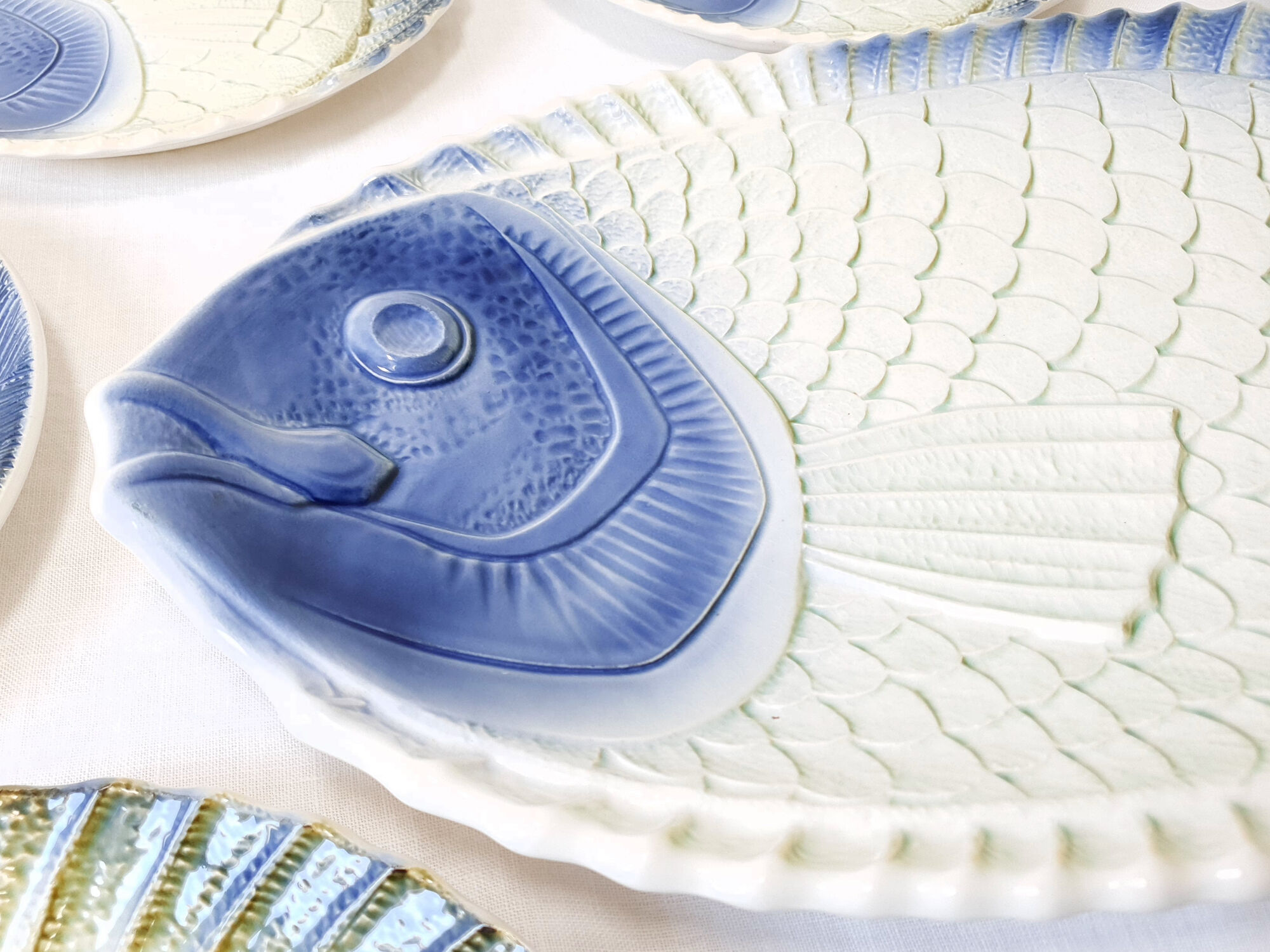 Fish service 8 plates and a large dish / Manufacture française Sarreguemines