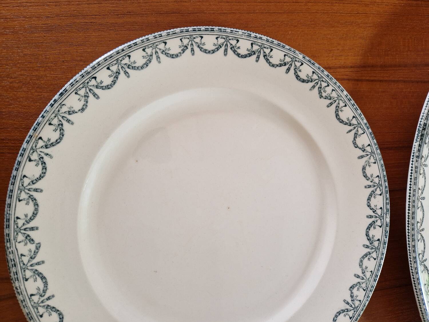 Set Of 2 Large Salt Dishes Model Garlands LXVI