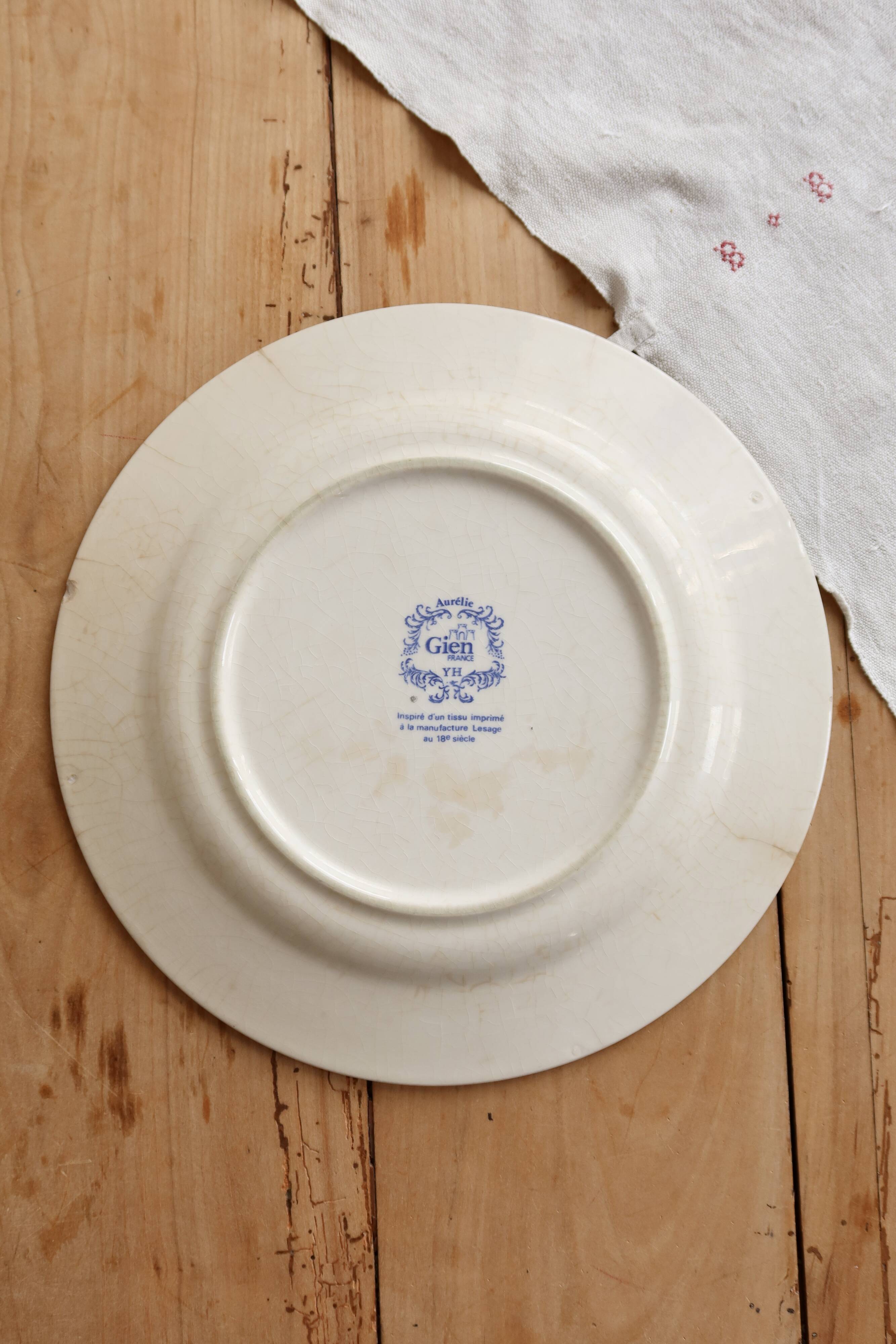 Old Gien Aurélie plate – Ivory earthenware with Lesage fabric pattern