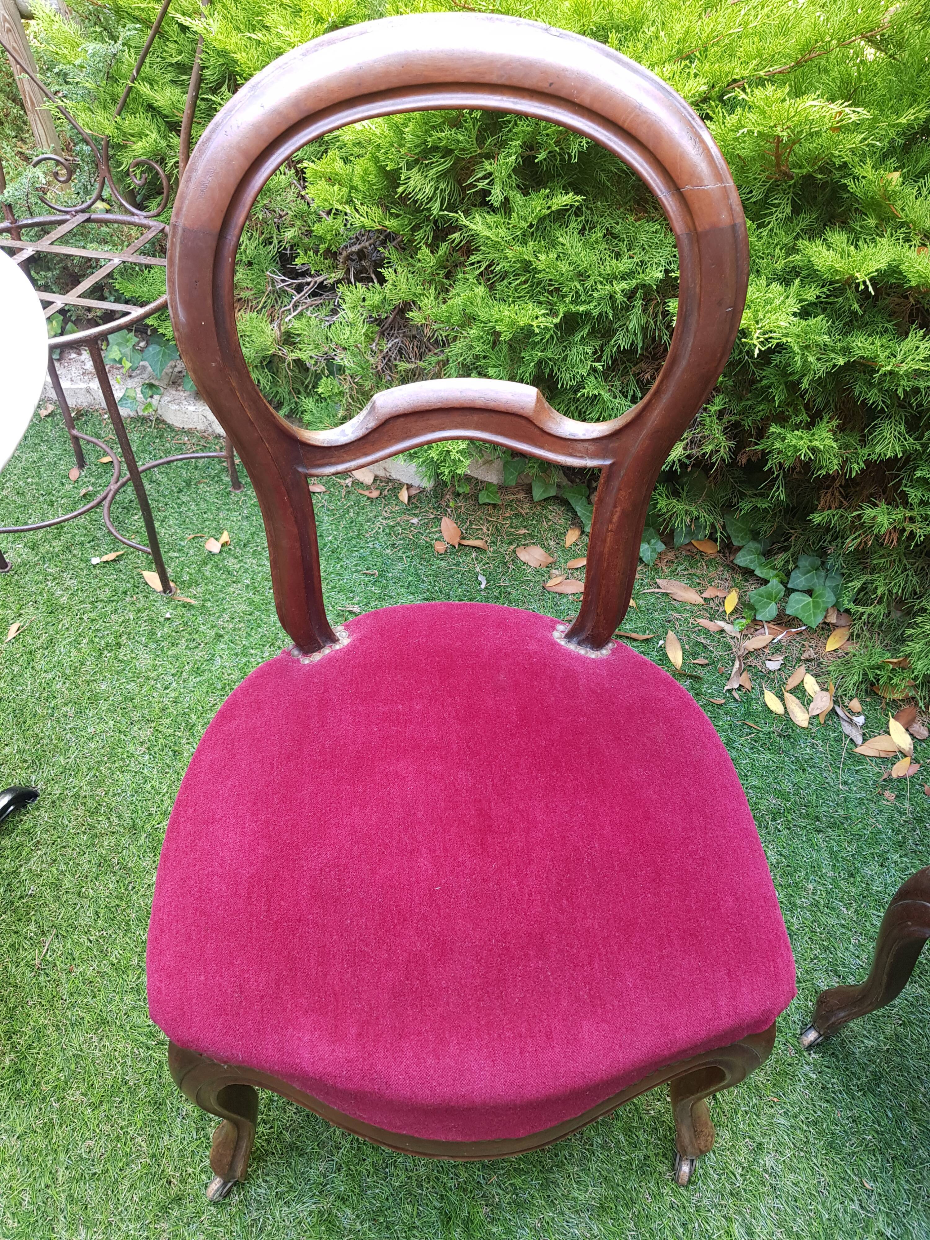 4 chaises médaillon tapissées style Louis Philippe