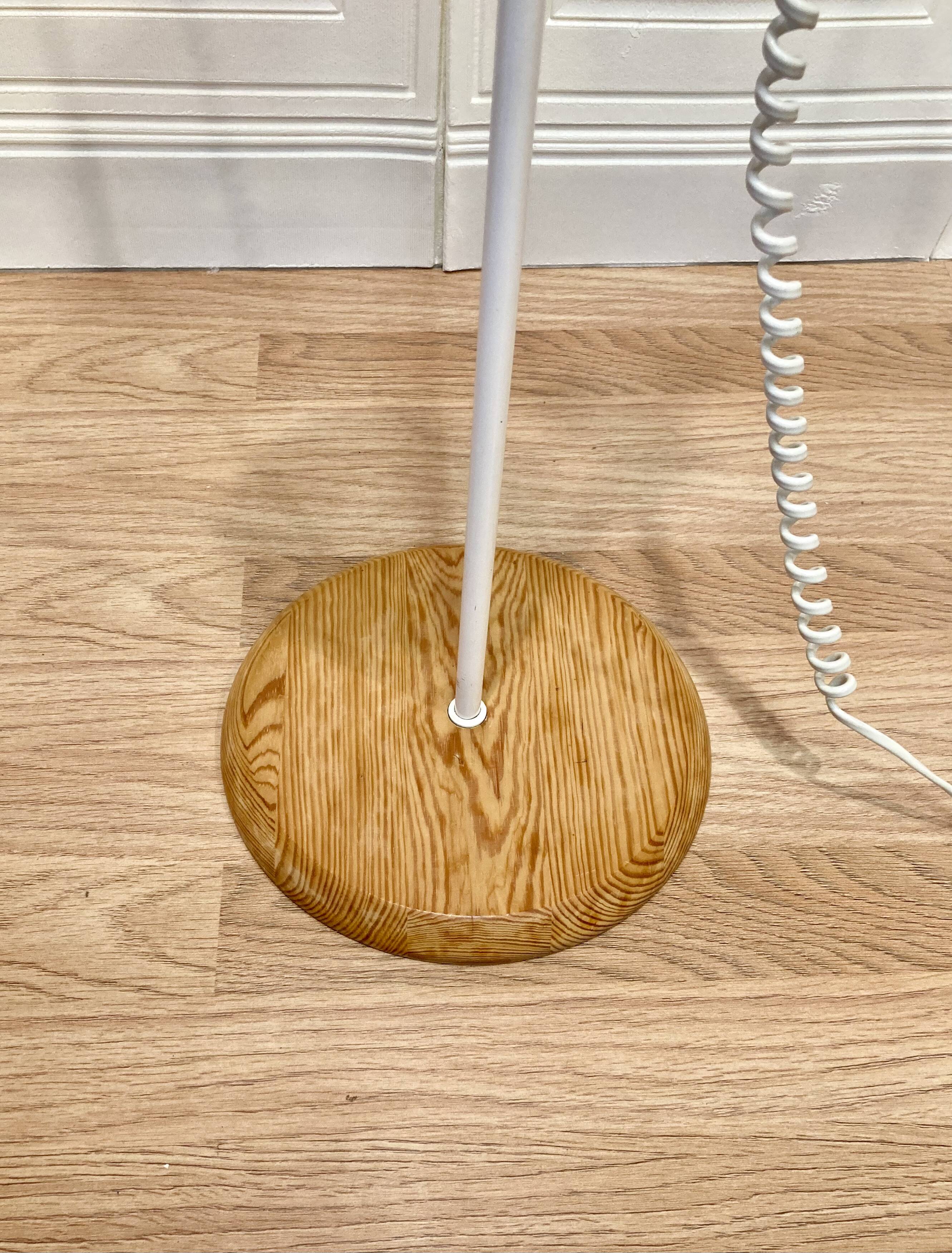 LAMPADAIRE DESIGN SCANDINAVE.