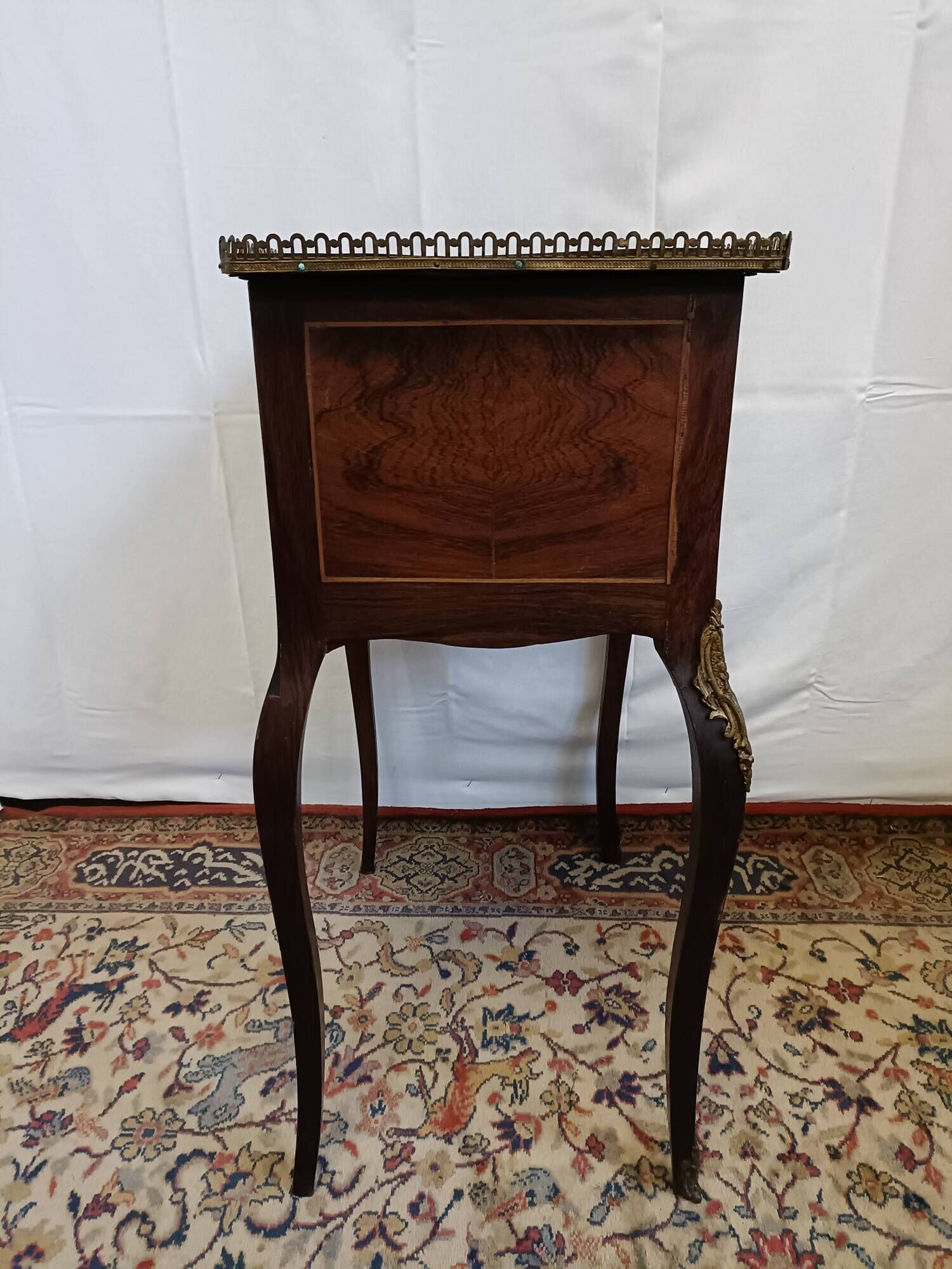 Small Louis XV chest of drawers in inlaid wood