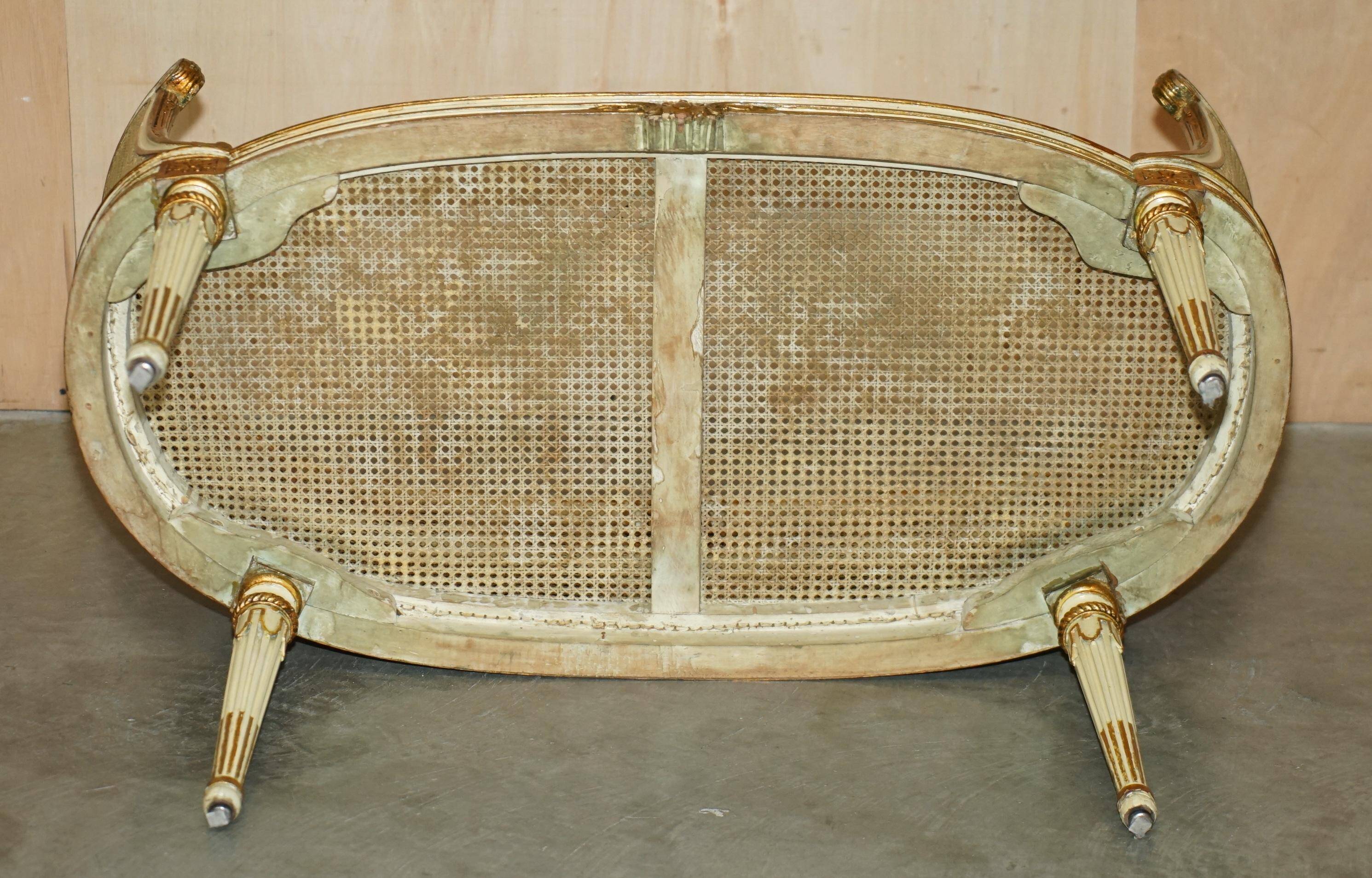 Louis XVI Bergère canapé in gilded wood with double caning