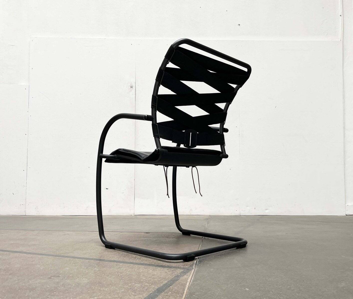 Fauteuils cantilevered Canasta postmodernes italiens par Heron Parigi pour Heron Parigi Design, années 1980, lot de 4