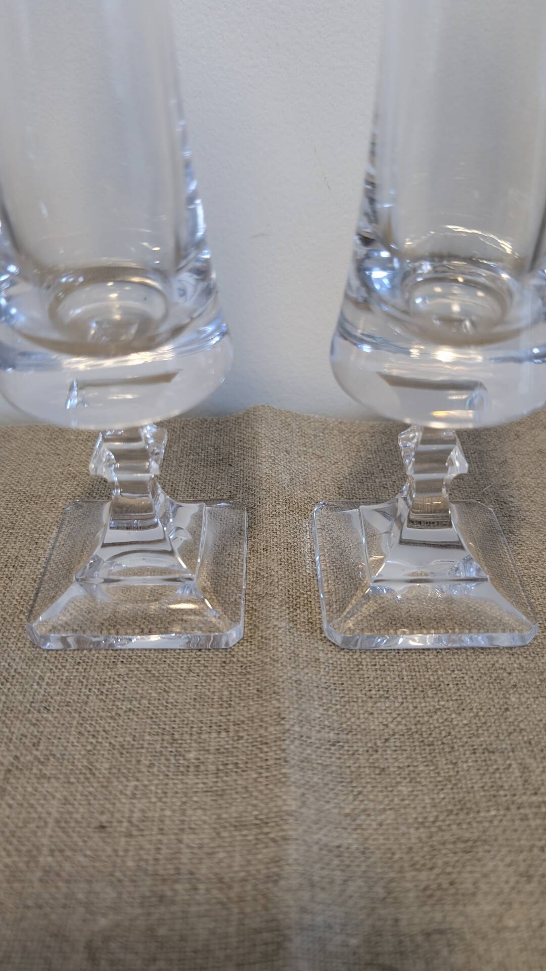Pair of Bayel crystal flower vases – 24 cm – square bases