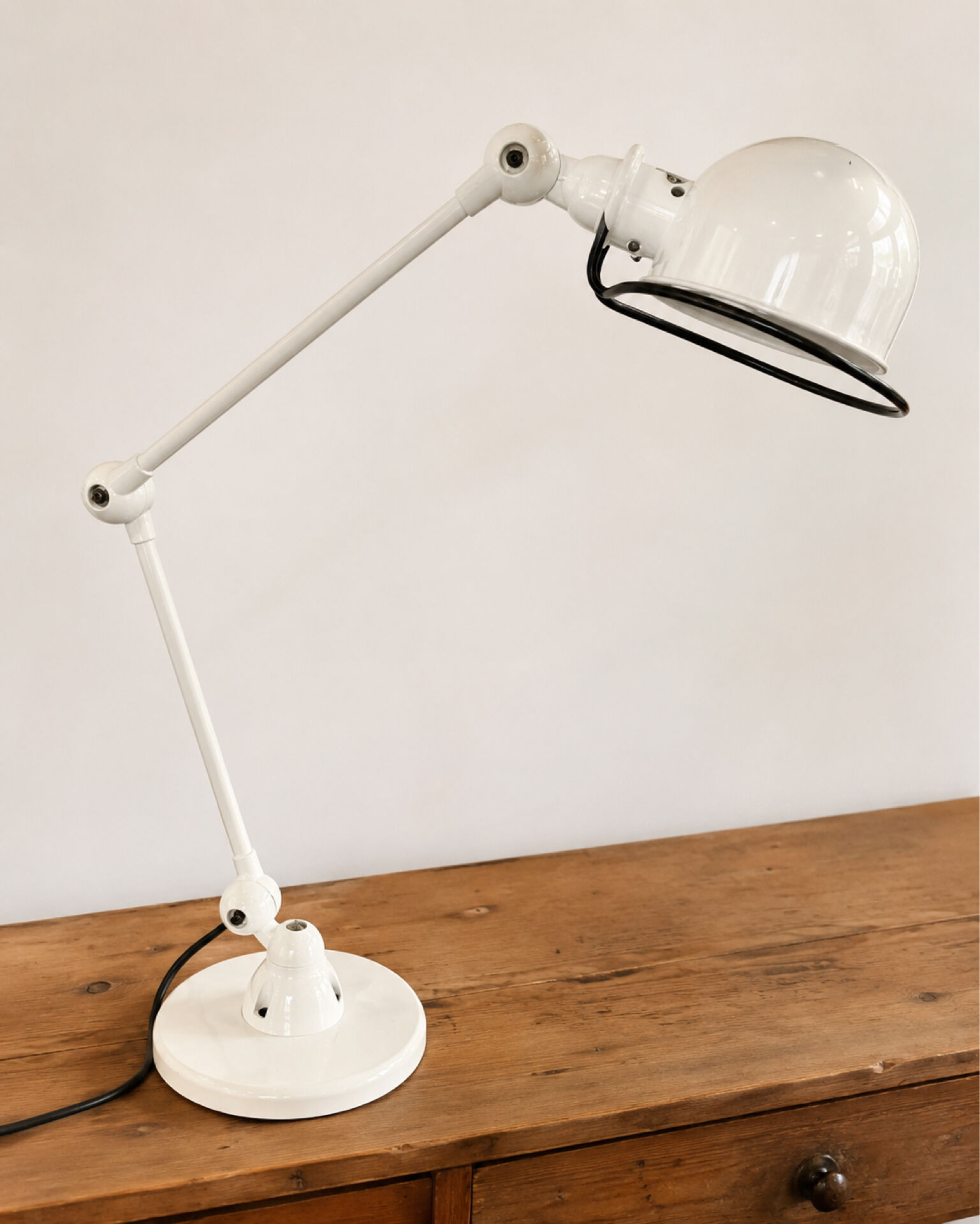 Jieldé Loft D6440 white articulated table lamp – Industrial design